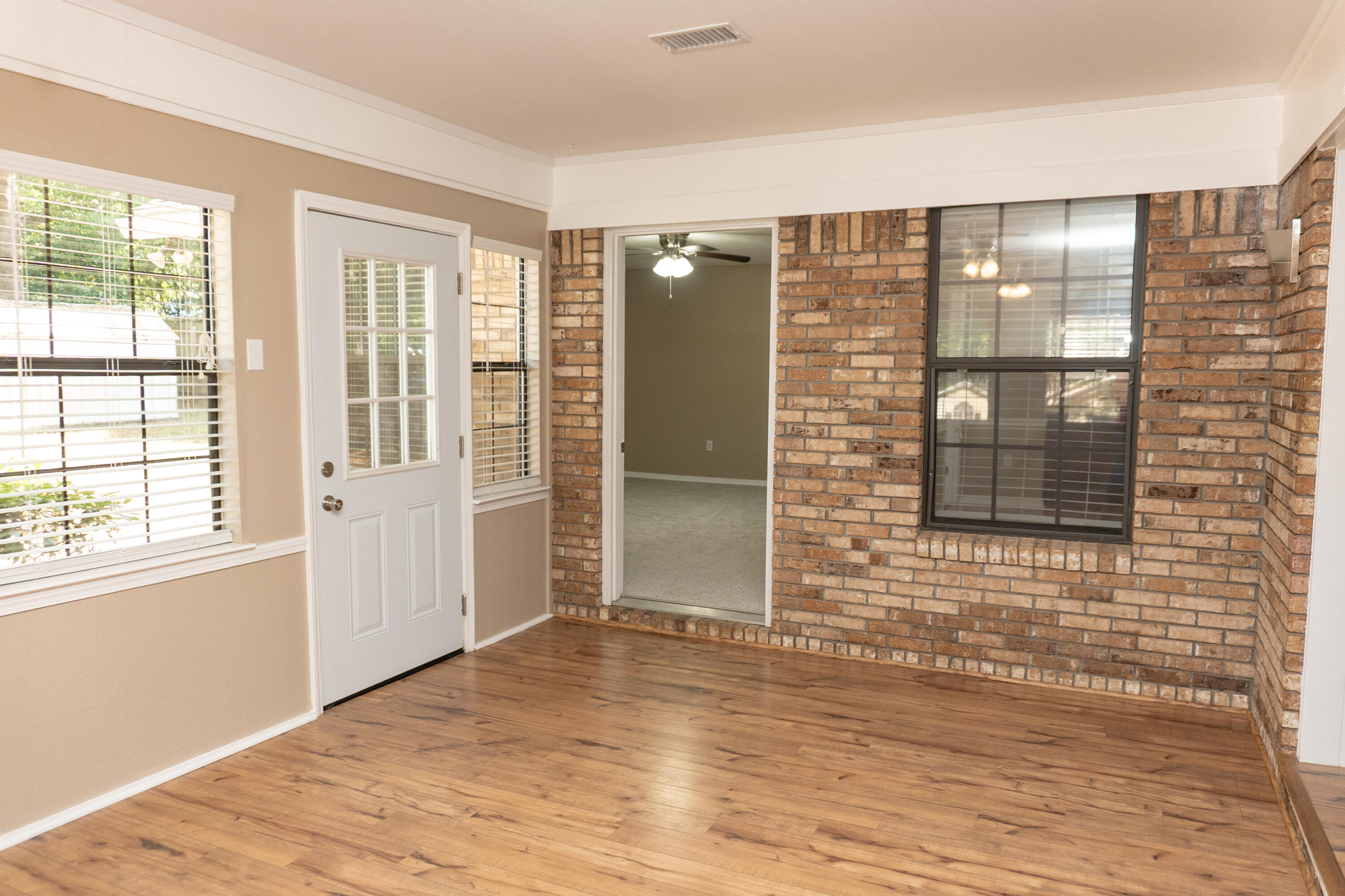 COUNTRYVIEW ESTATES - Residential Lease