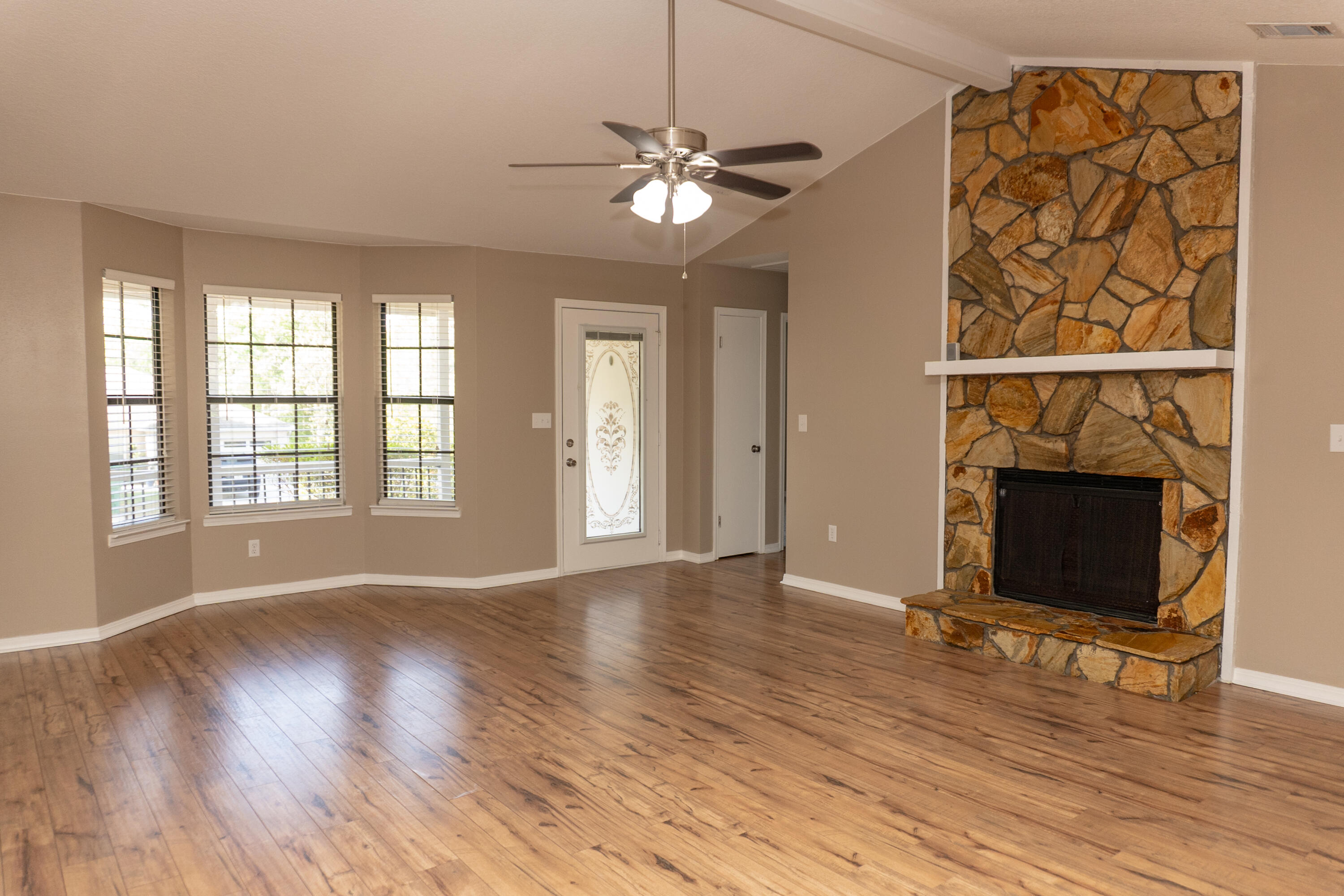 COUNTRYVIEW ESTATES - Residential Lease