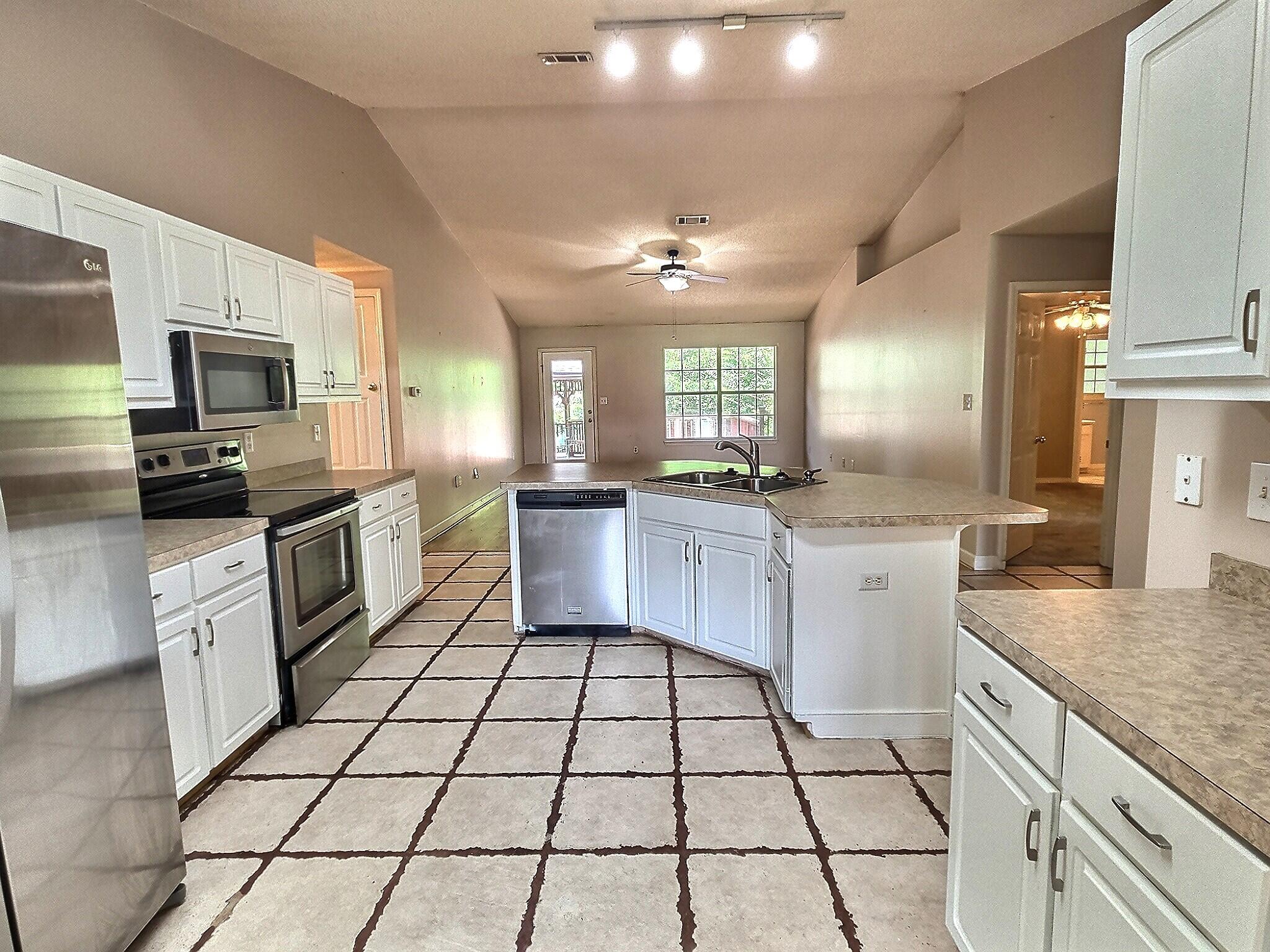 FOXWOOD ADDITION S/D - Residential