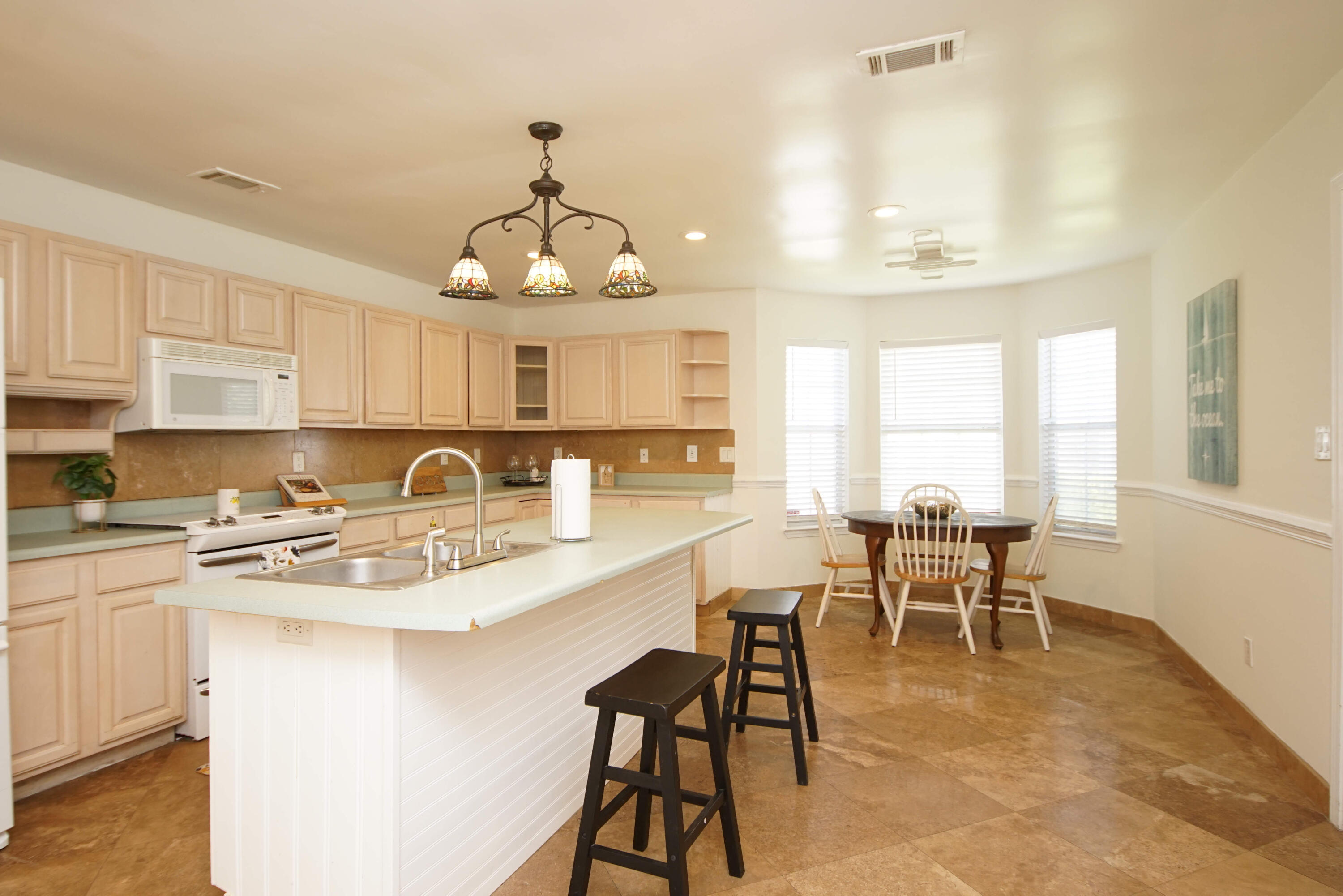 EMERALD ESTATES - Residential