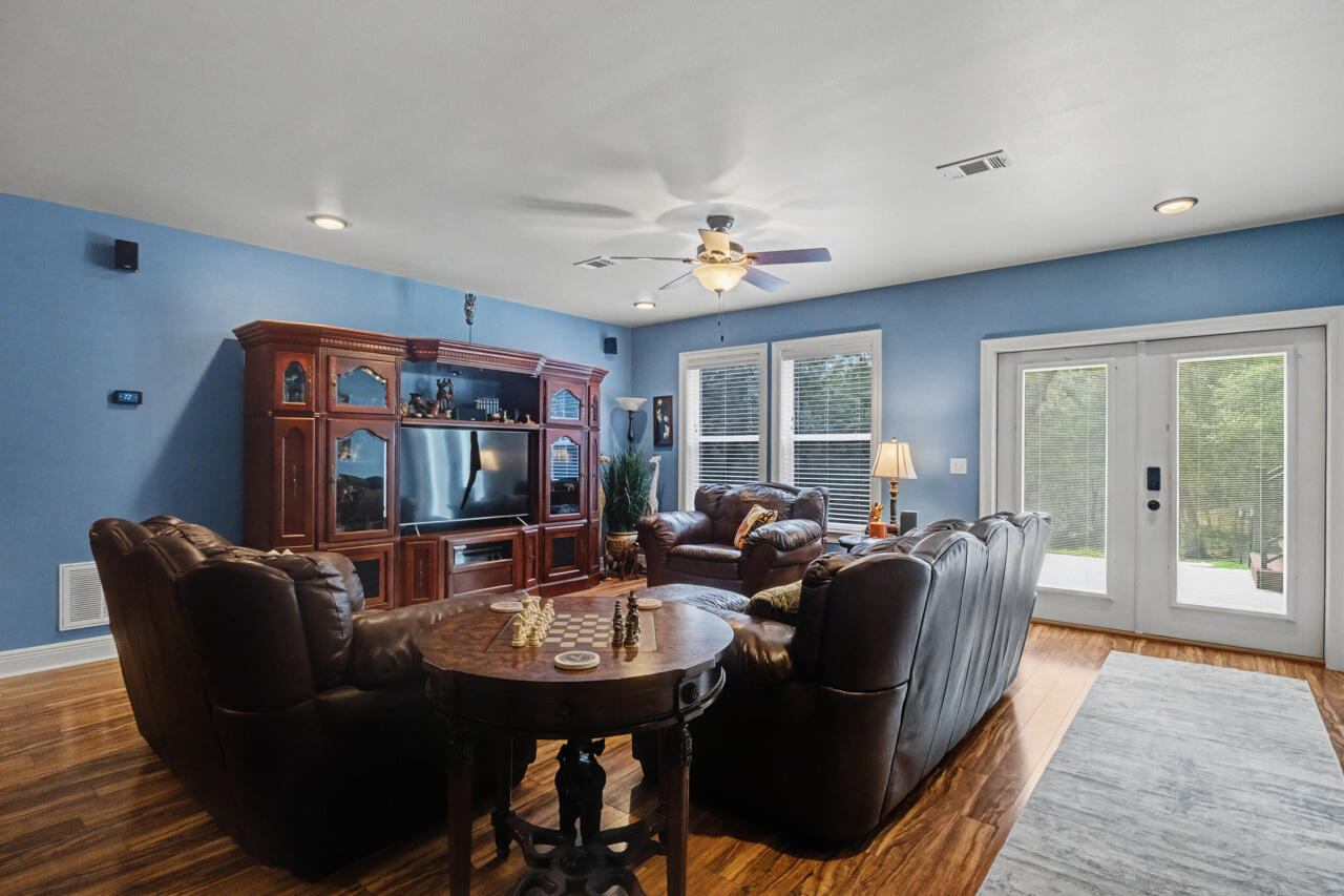 HAWK'S LANDING - Residential