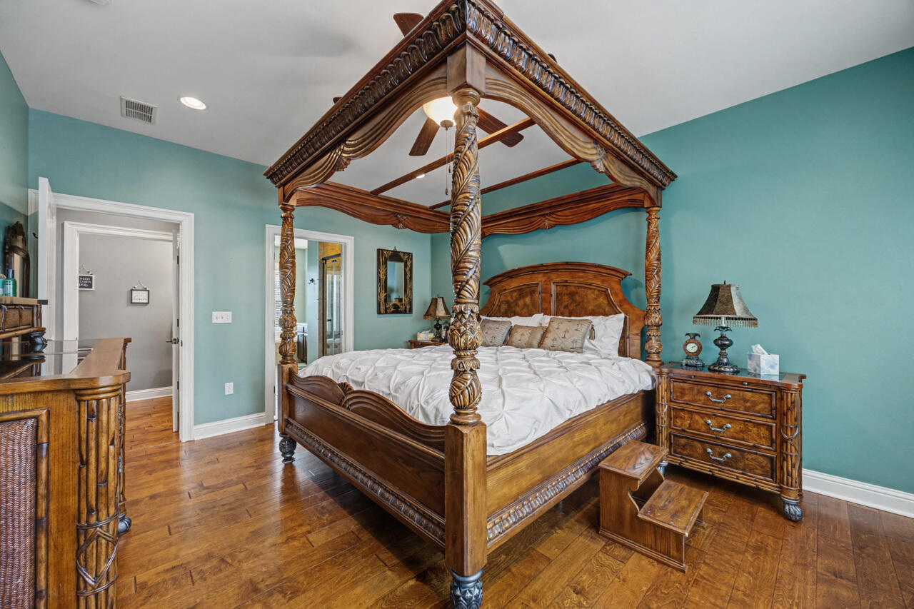 HAWK'S LANDING - Residential