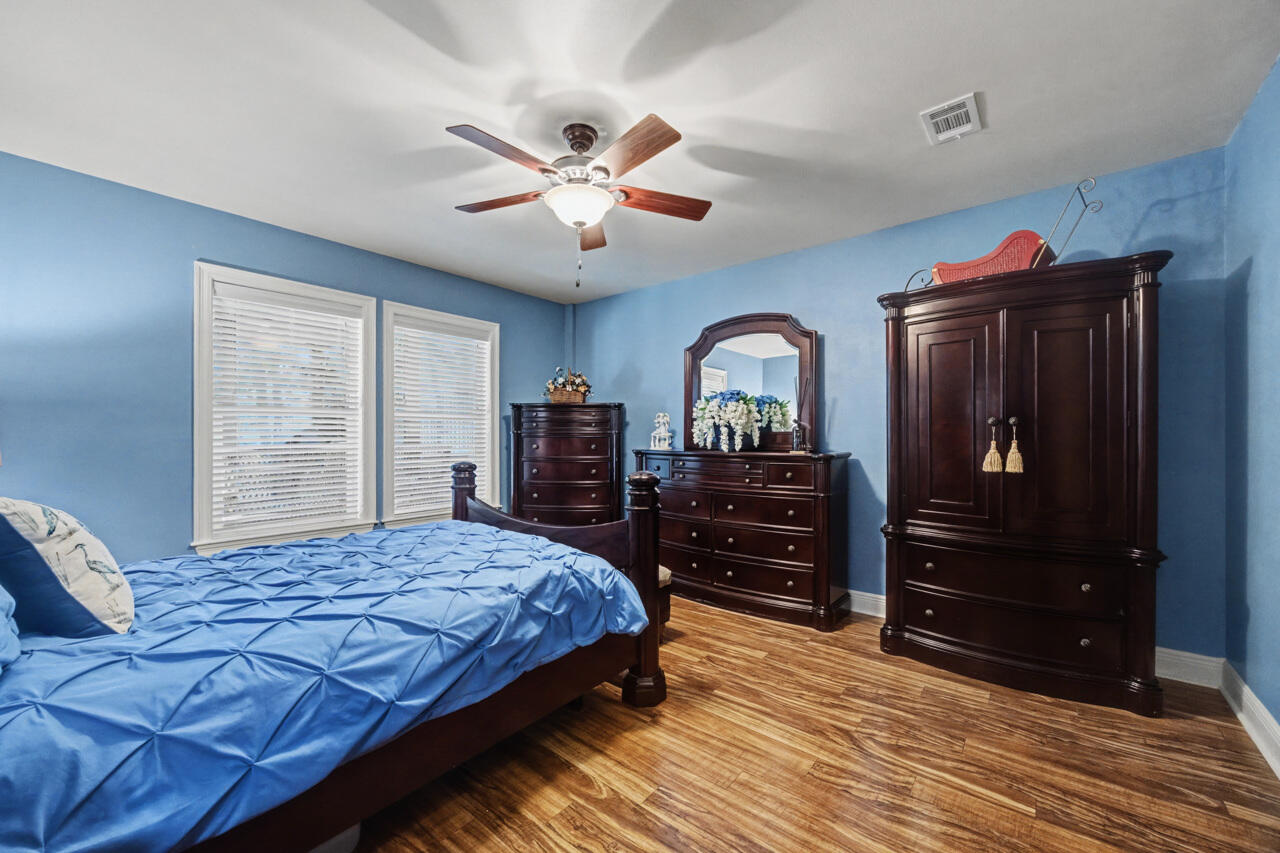 HAWK'S LANDING - Residential