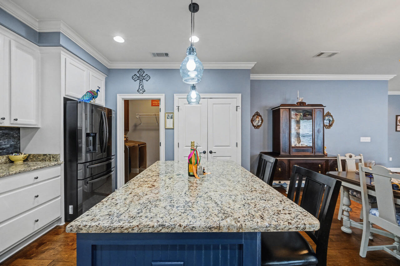 HAWK'S LANDING - Residential