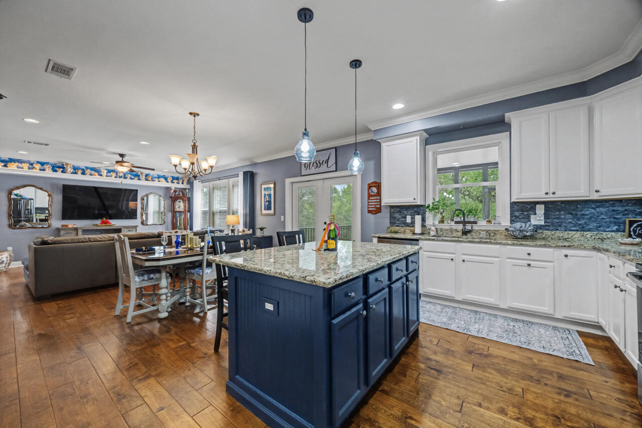 HAWK'S LANDING - Residential