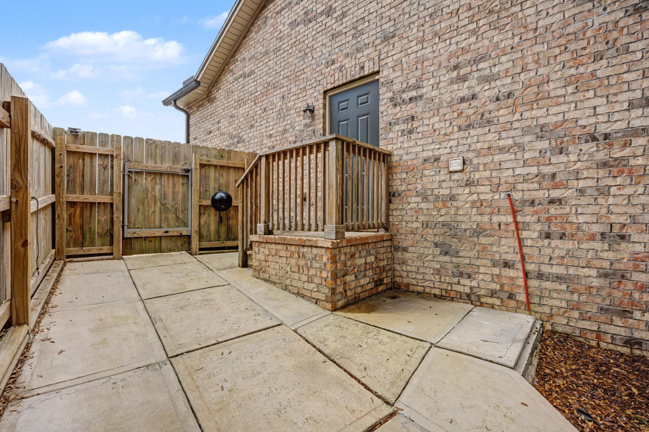 HAWK'S LANDING - Residential