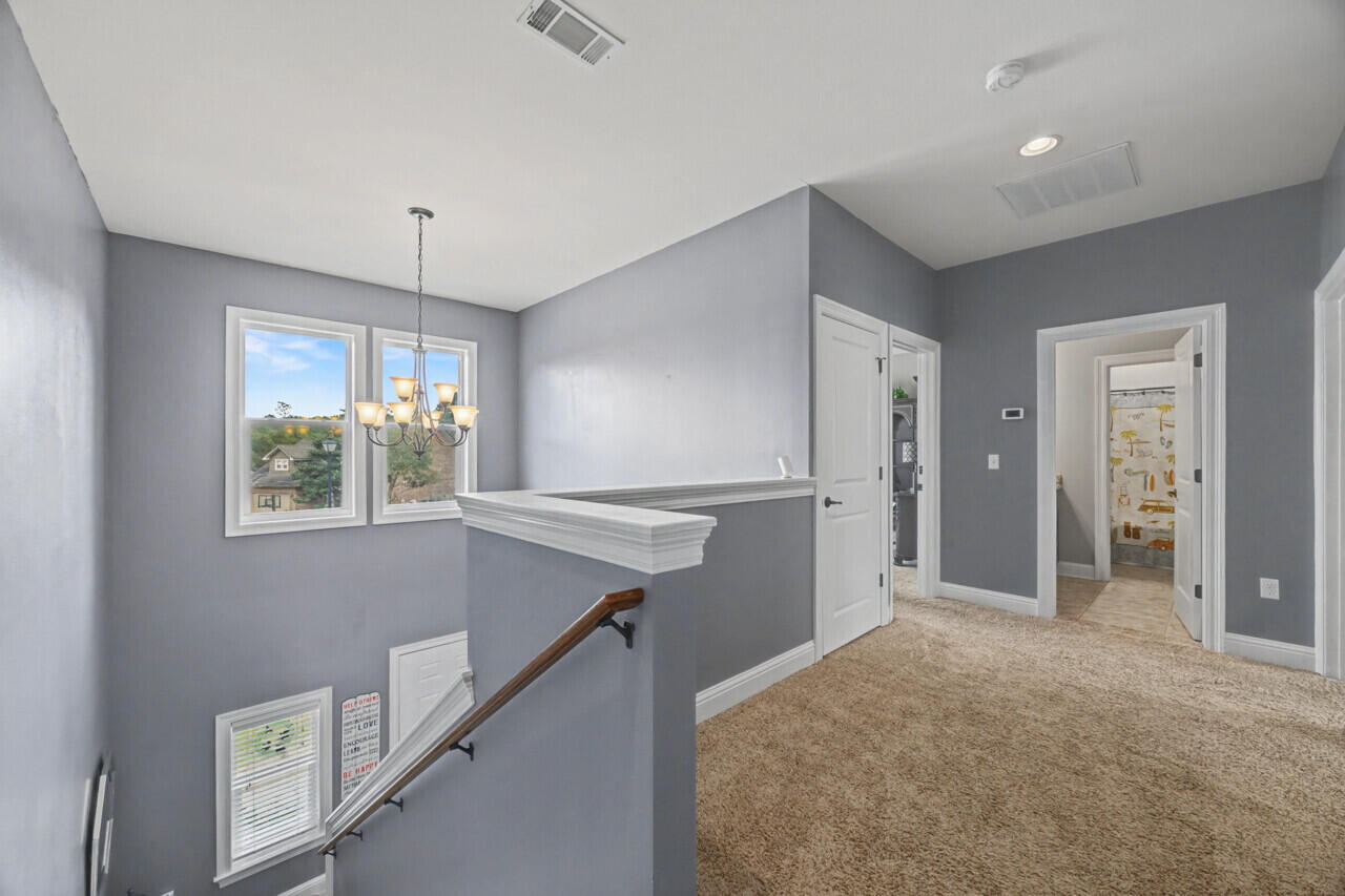 HAWK'S LANDING - Residential