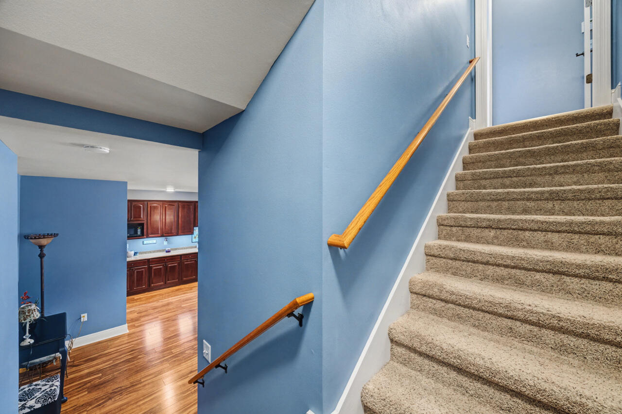 HAWK'S LANDING - Residential