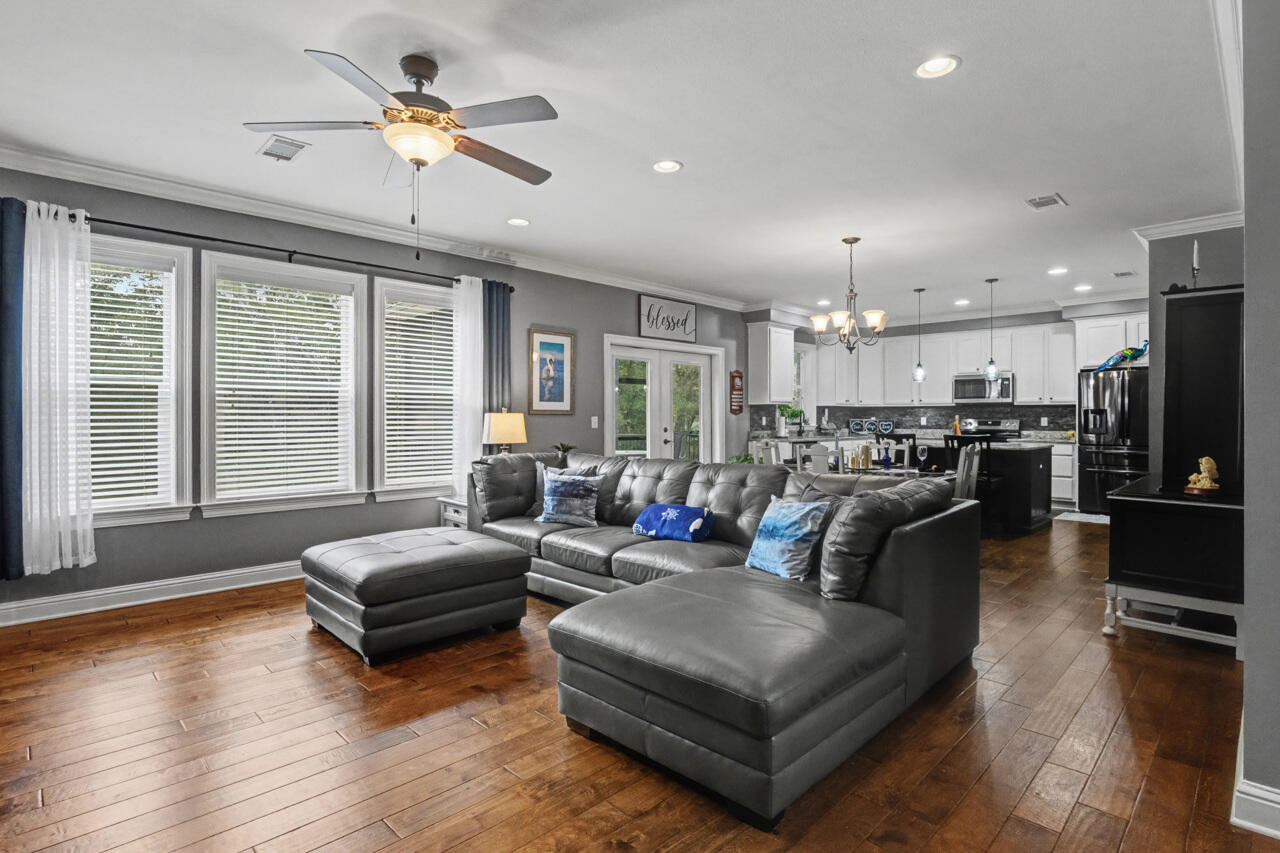 HAWK'S LANDING - Residential