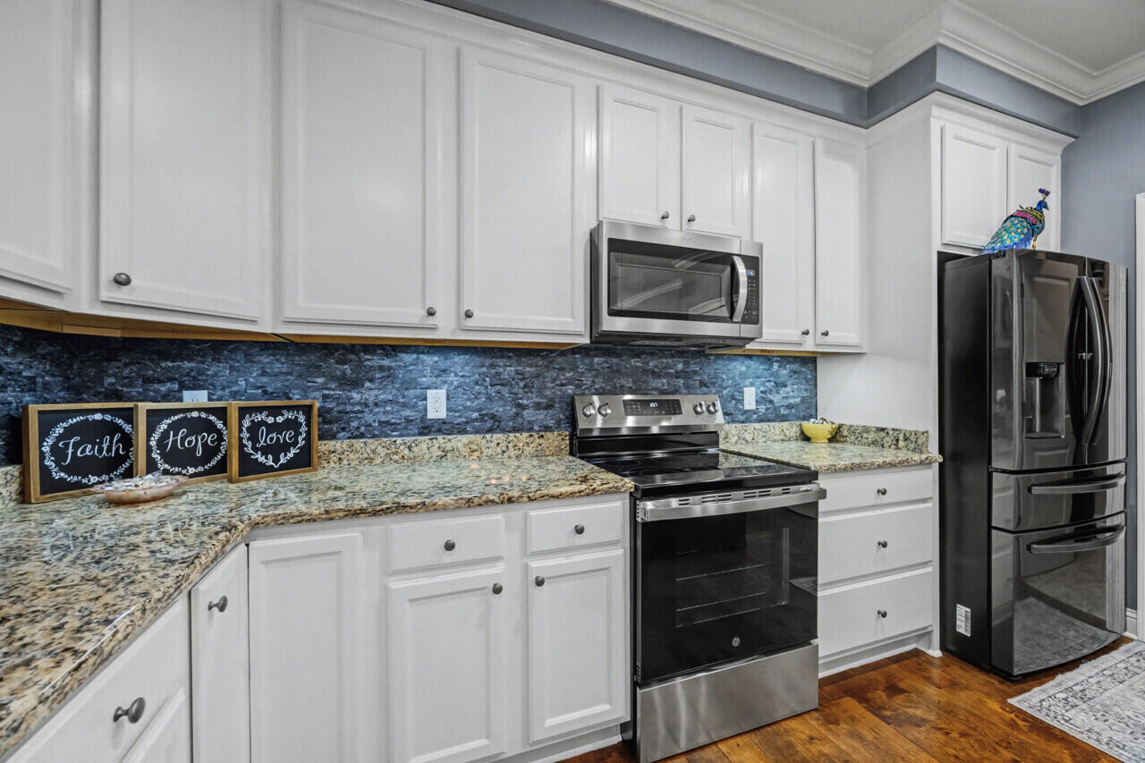 HAWK'S LANDING - Residential