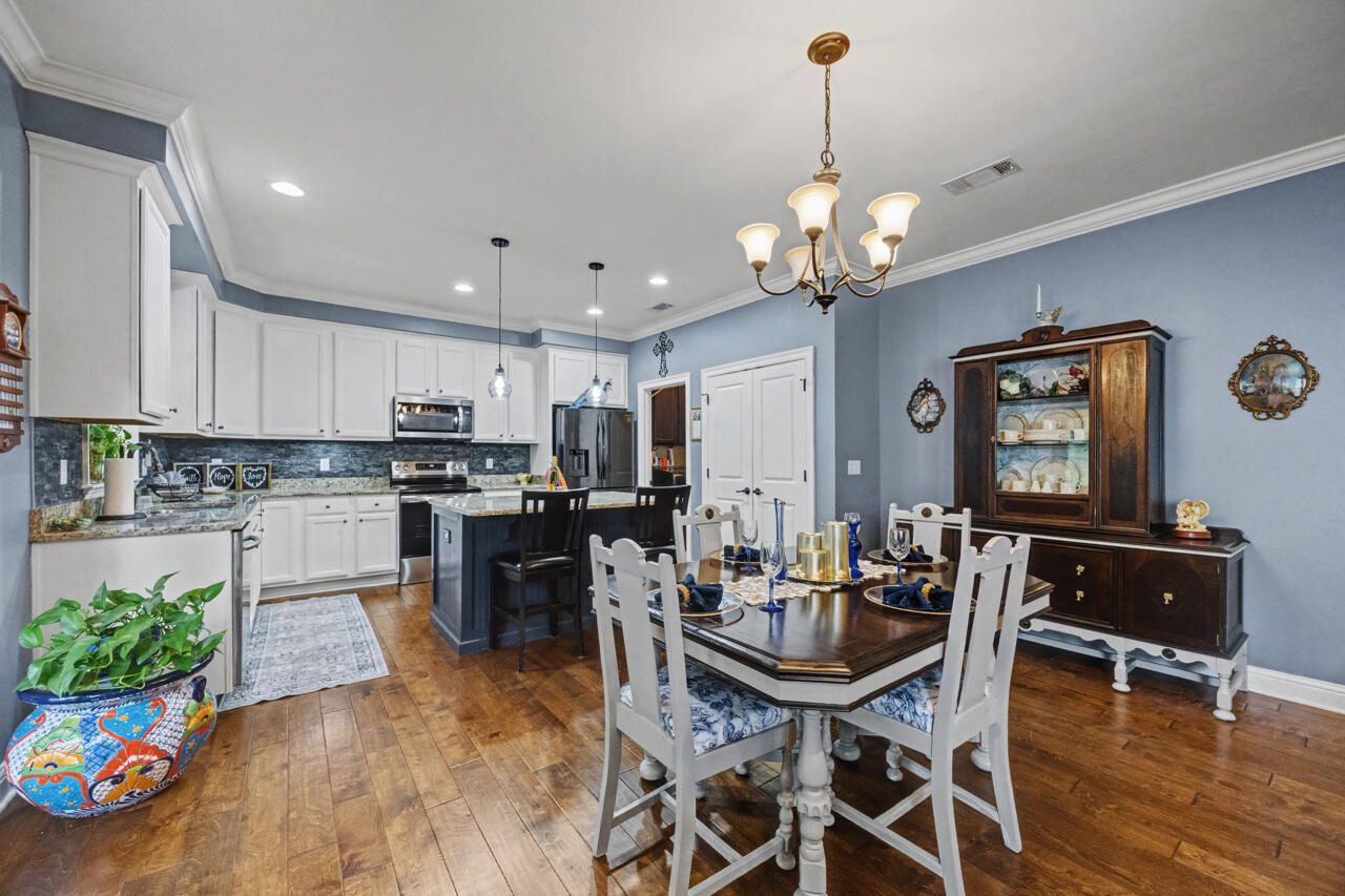 HAWK'S LANDING - Residential