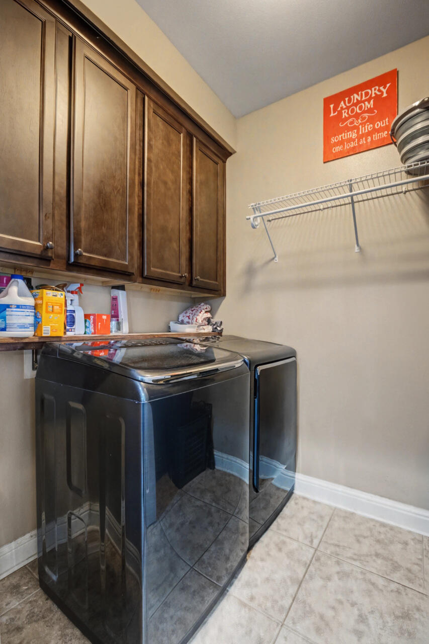 HAWK'S LANDING - Residential