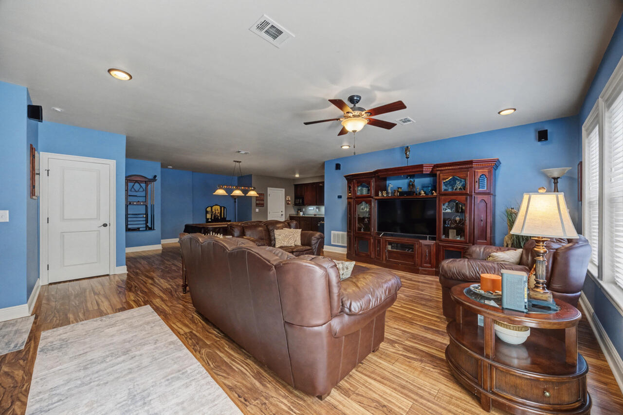 HAWK'S LANDING - Residential