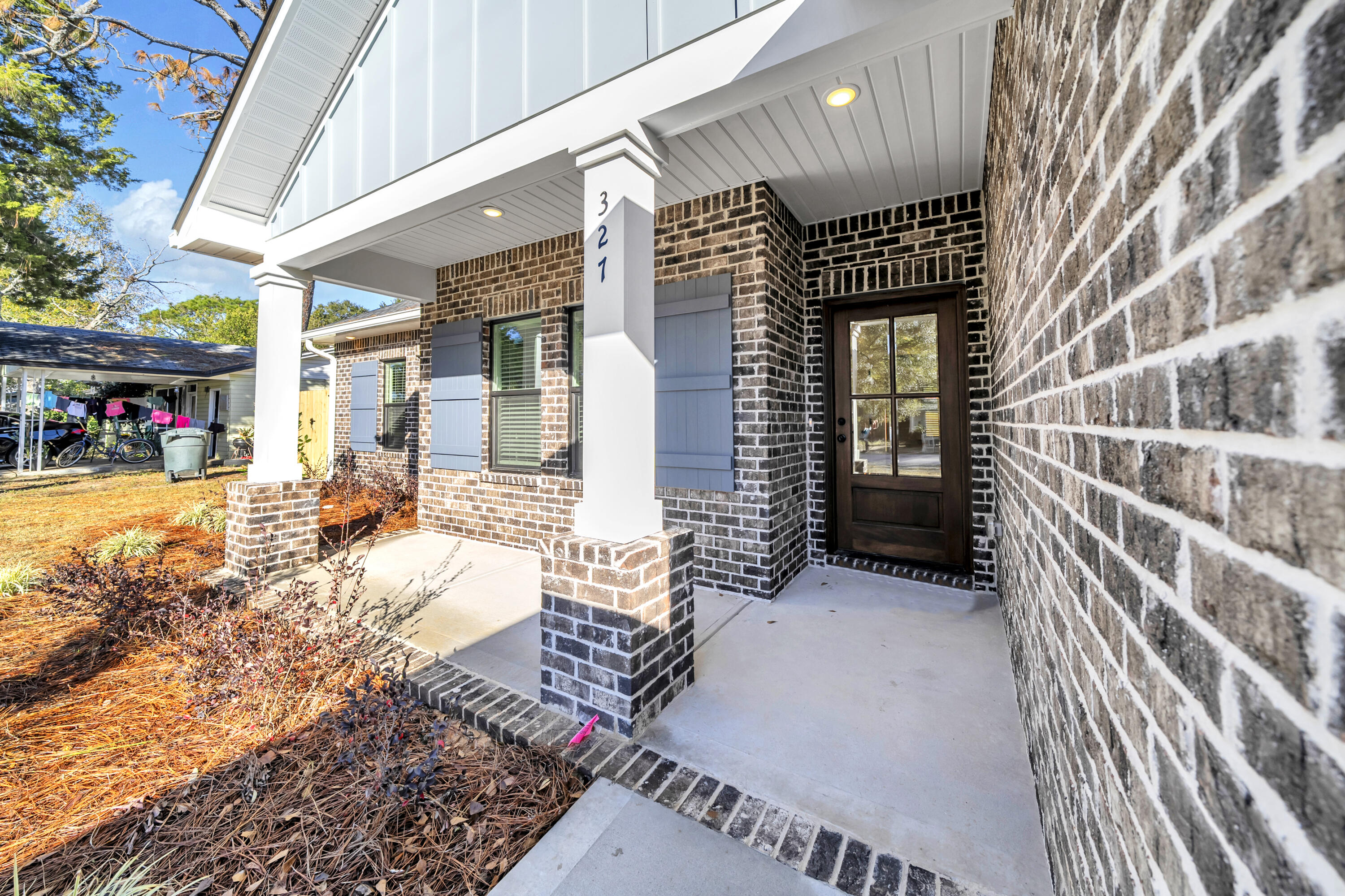 SEABREEZE ADD #3 LOT 2 BLK F - Residential