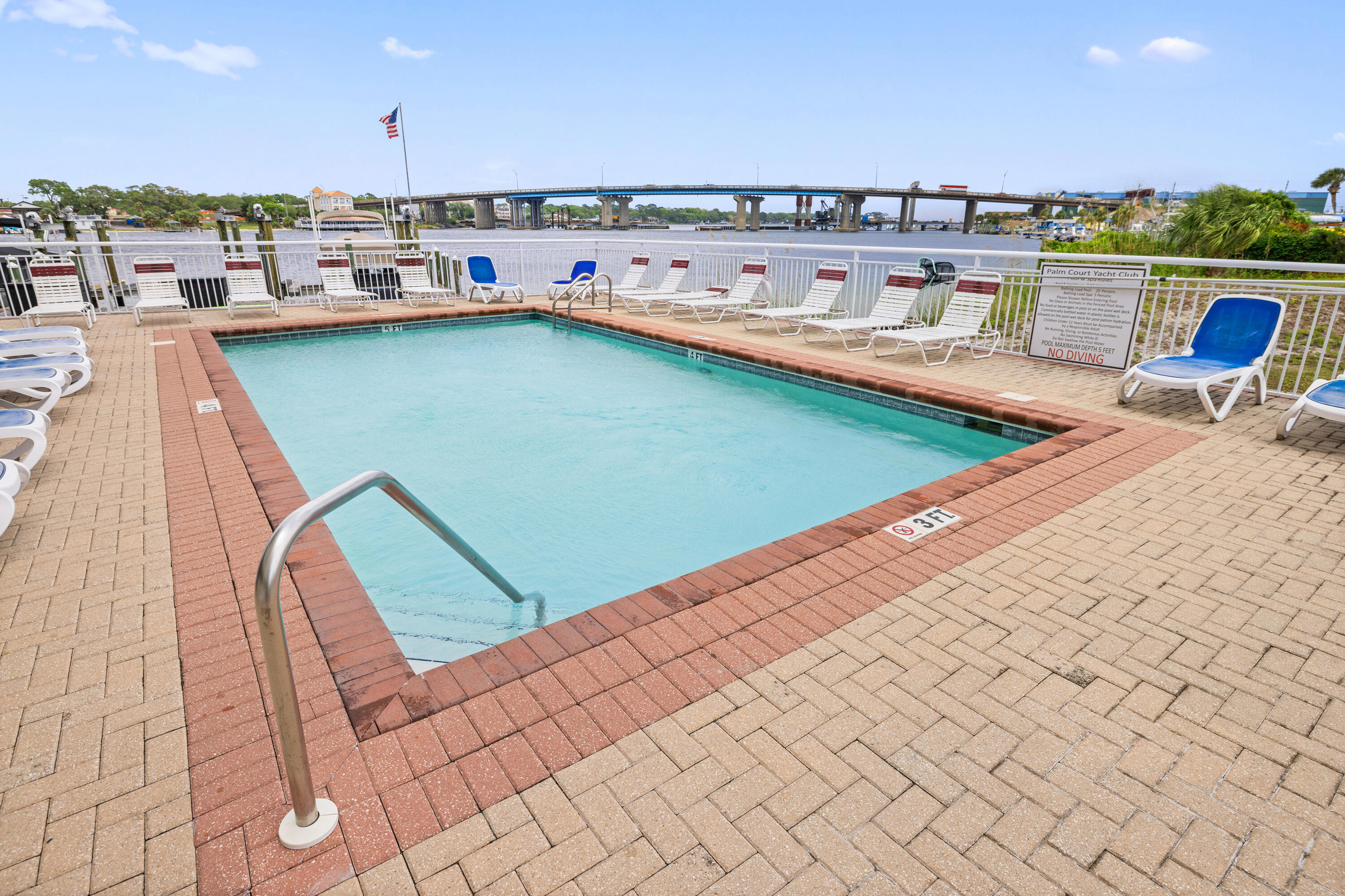 PALM COURT YACHT CLUB - Residential