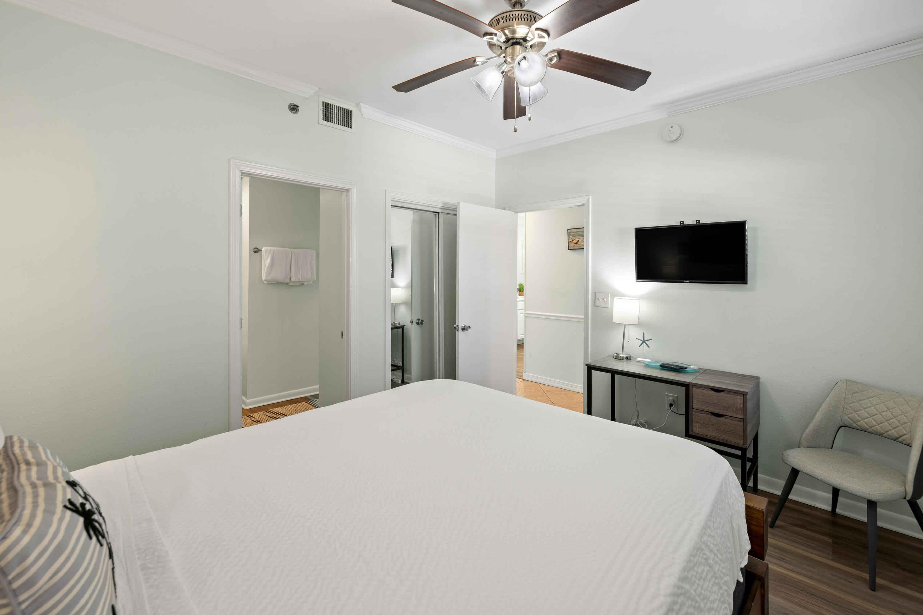 PALM COURT YACHT CLUB - Residential