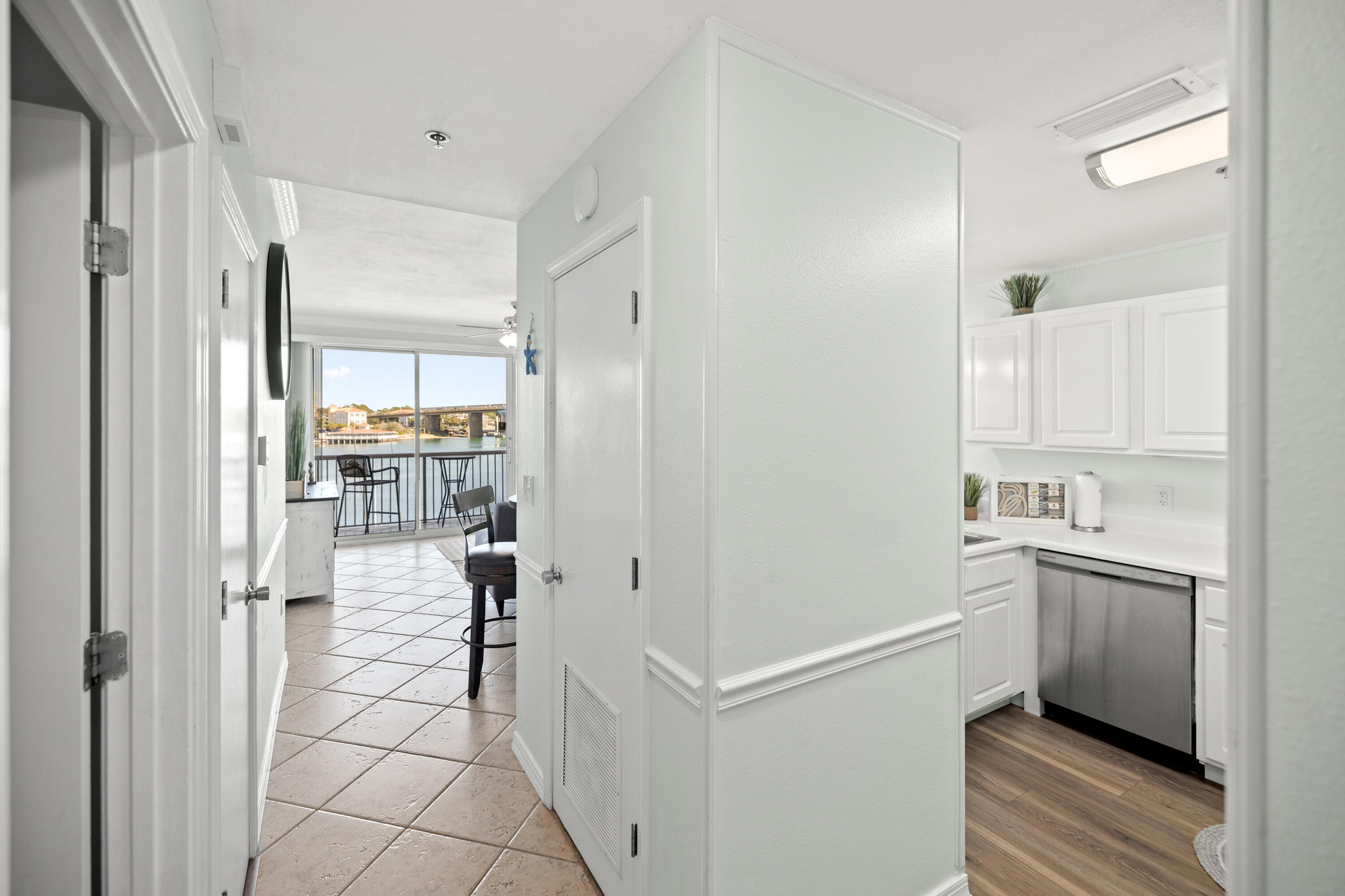 PALM COURT YACHT CLUB - Residential