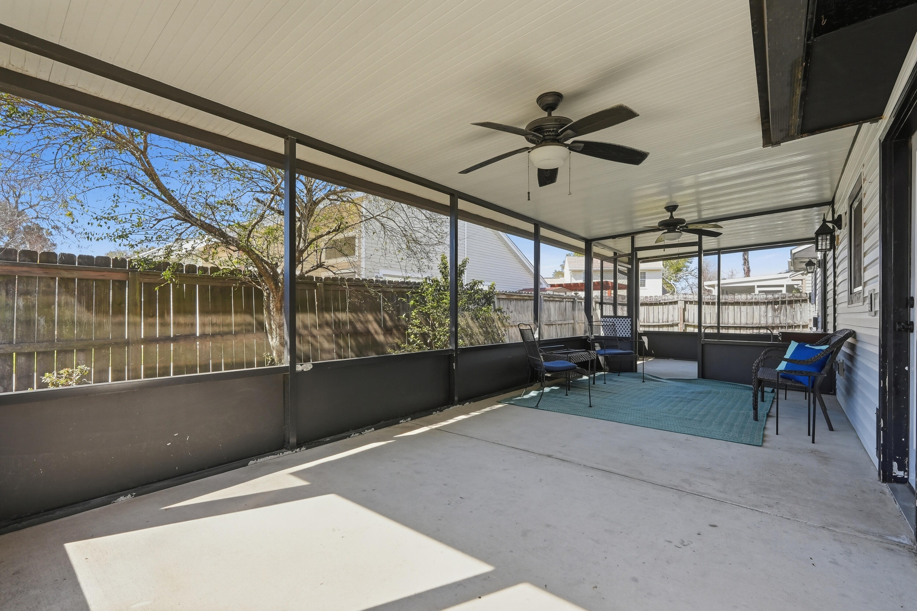 CANTERBURY WOODS - Residential