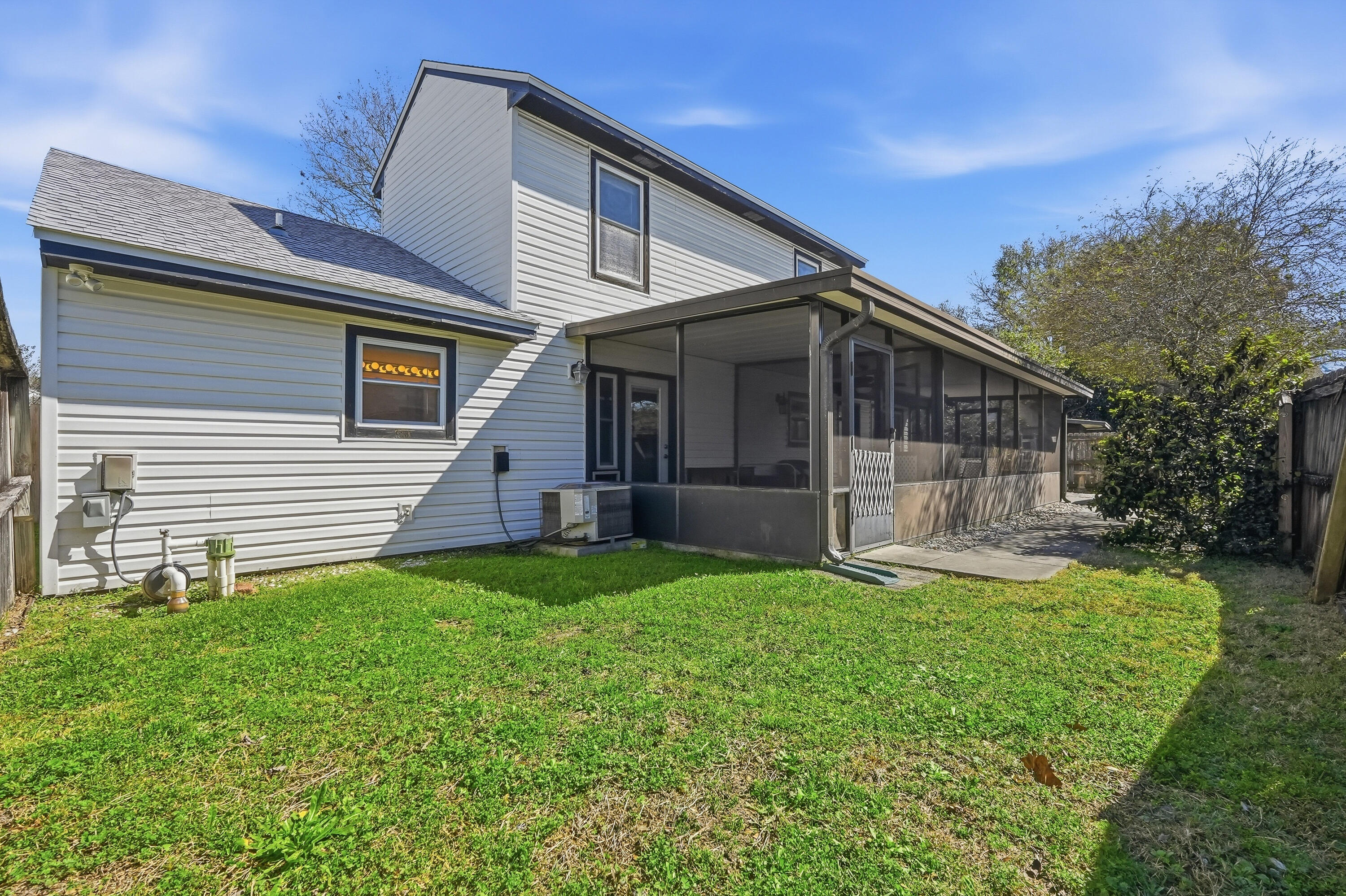 CANTERBURY WOODS - Residential