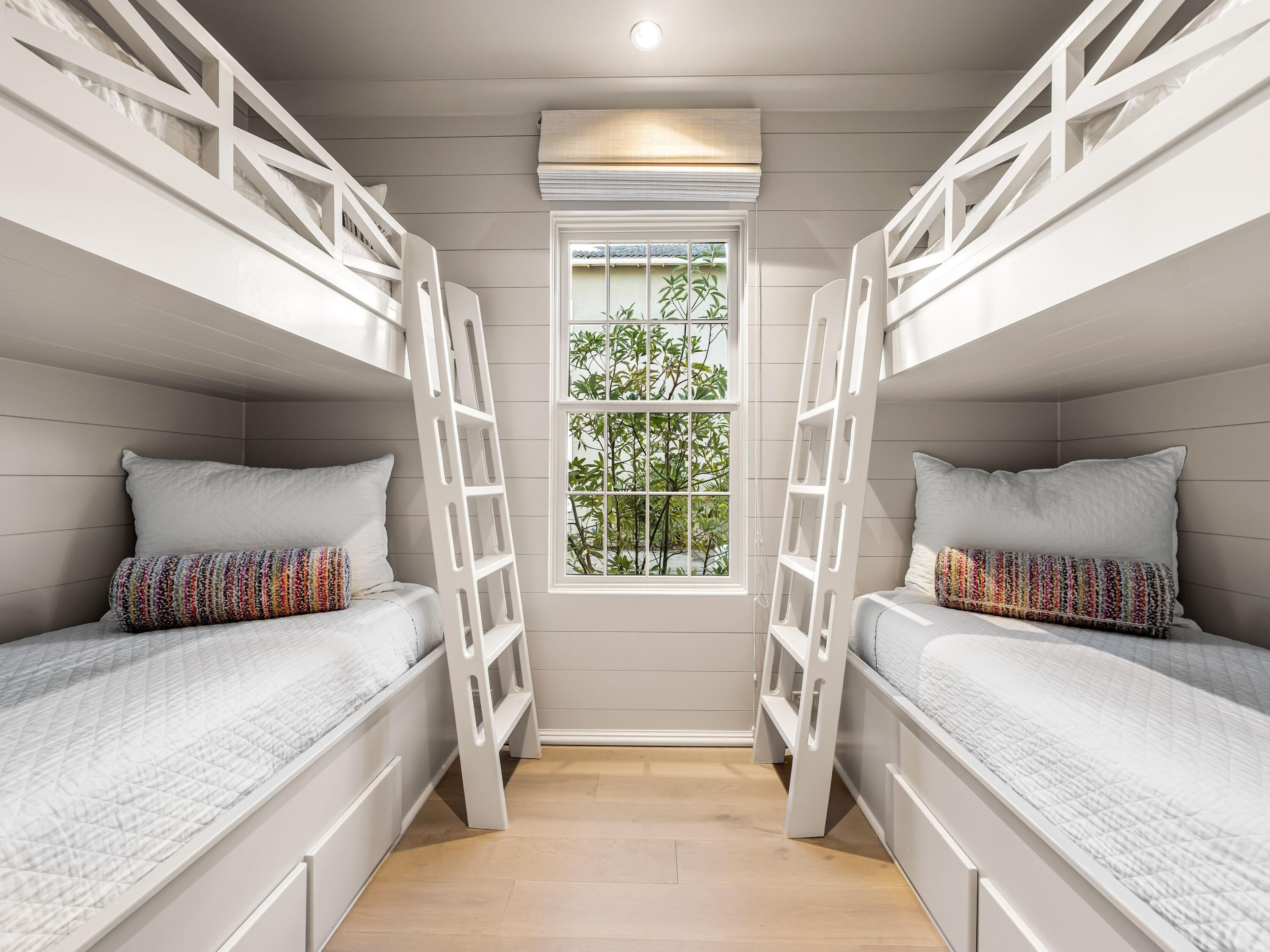 ELYSEE now SANTIMO BEACH - Residential