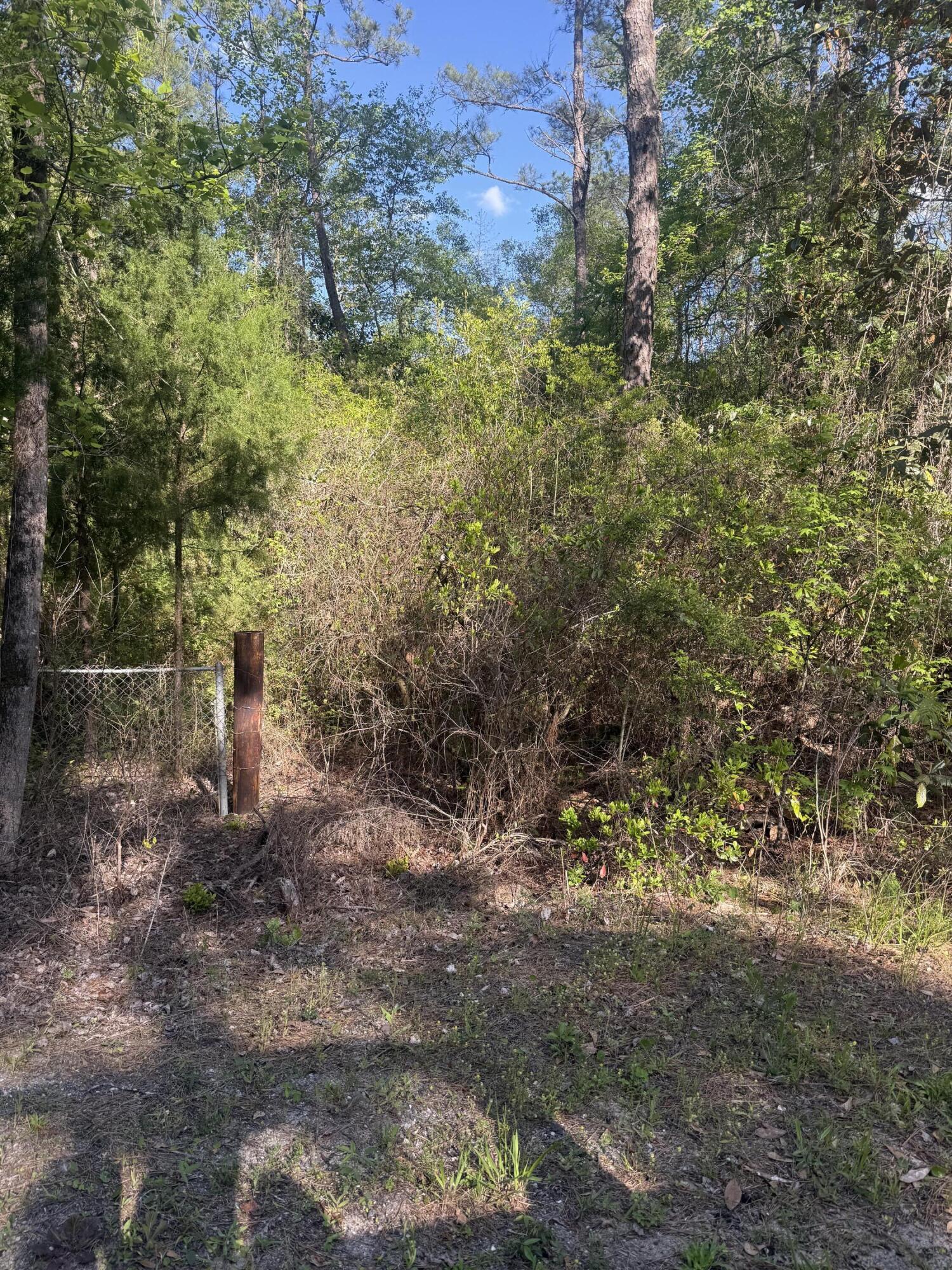 METES & BOUNDS - Land