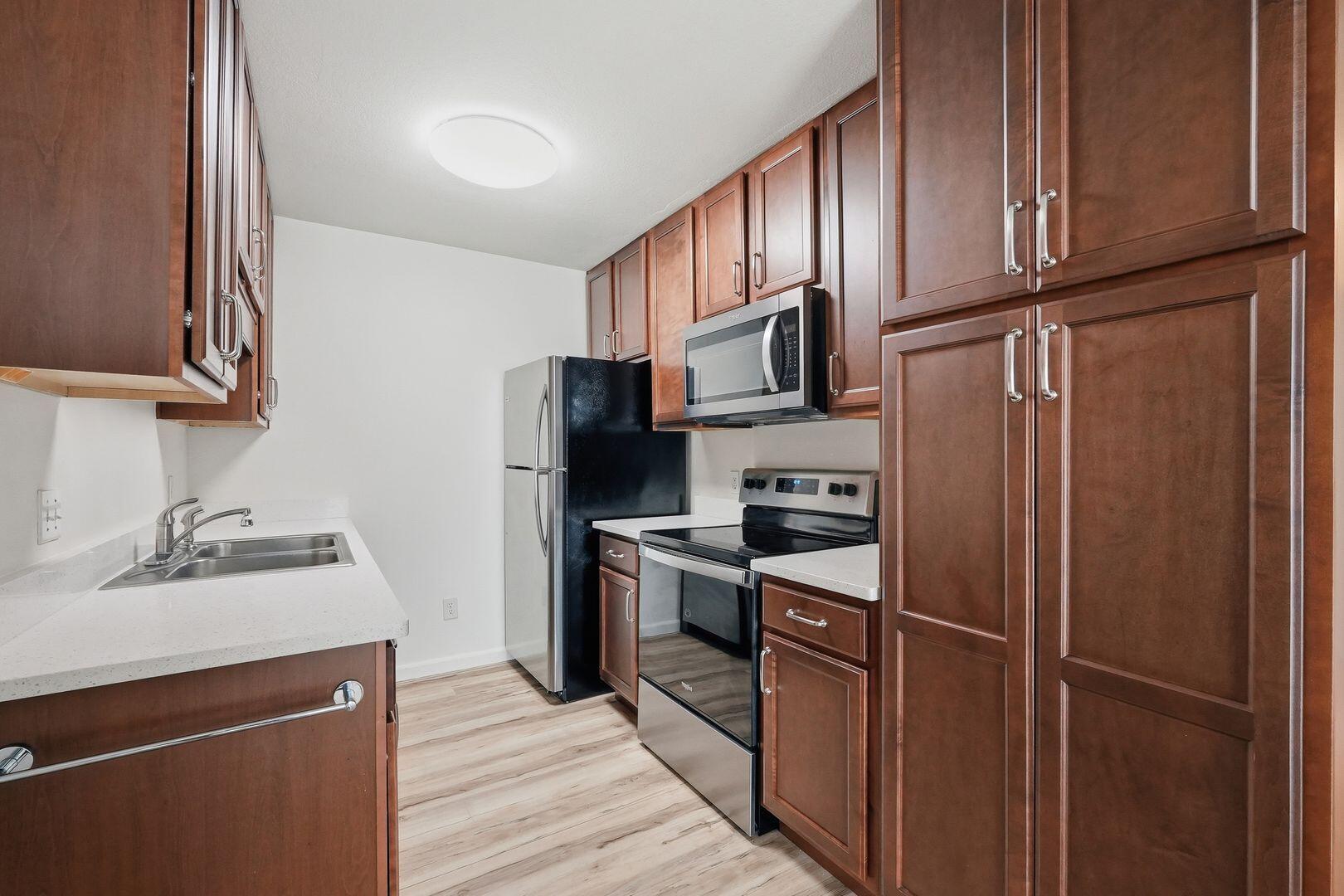 KELLY HILL ESTATES - Residential Lease