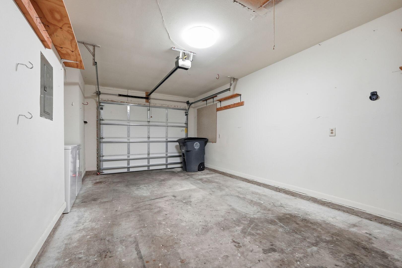 KELLY HILL ESTATES - Residential Lease