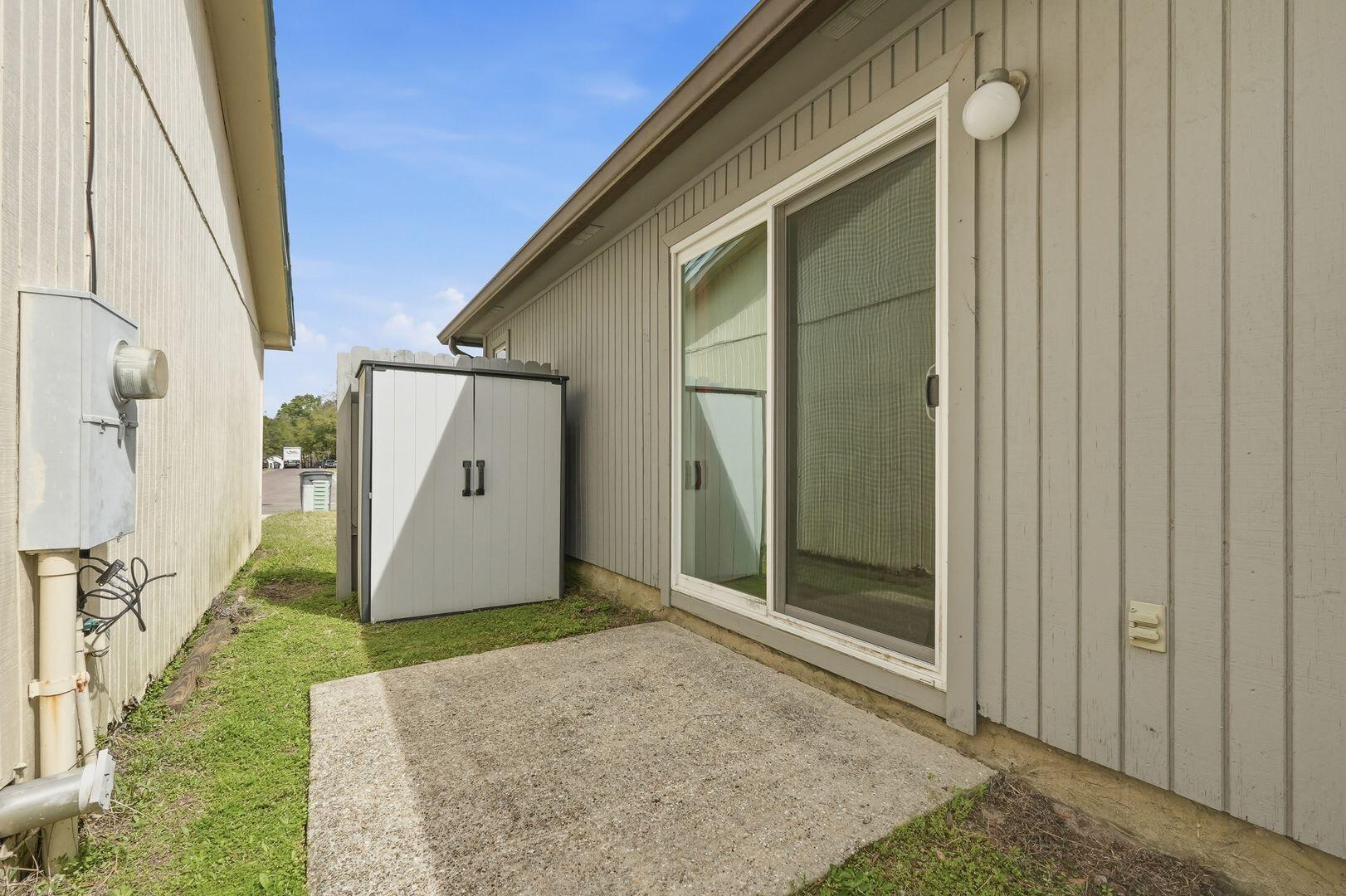 KELLY HILL ESTATES - Residential Lease