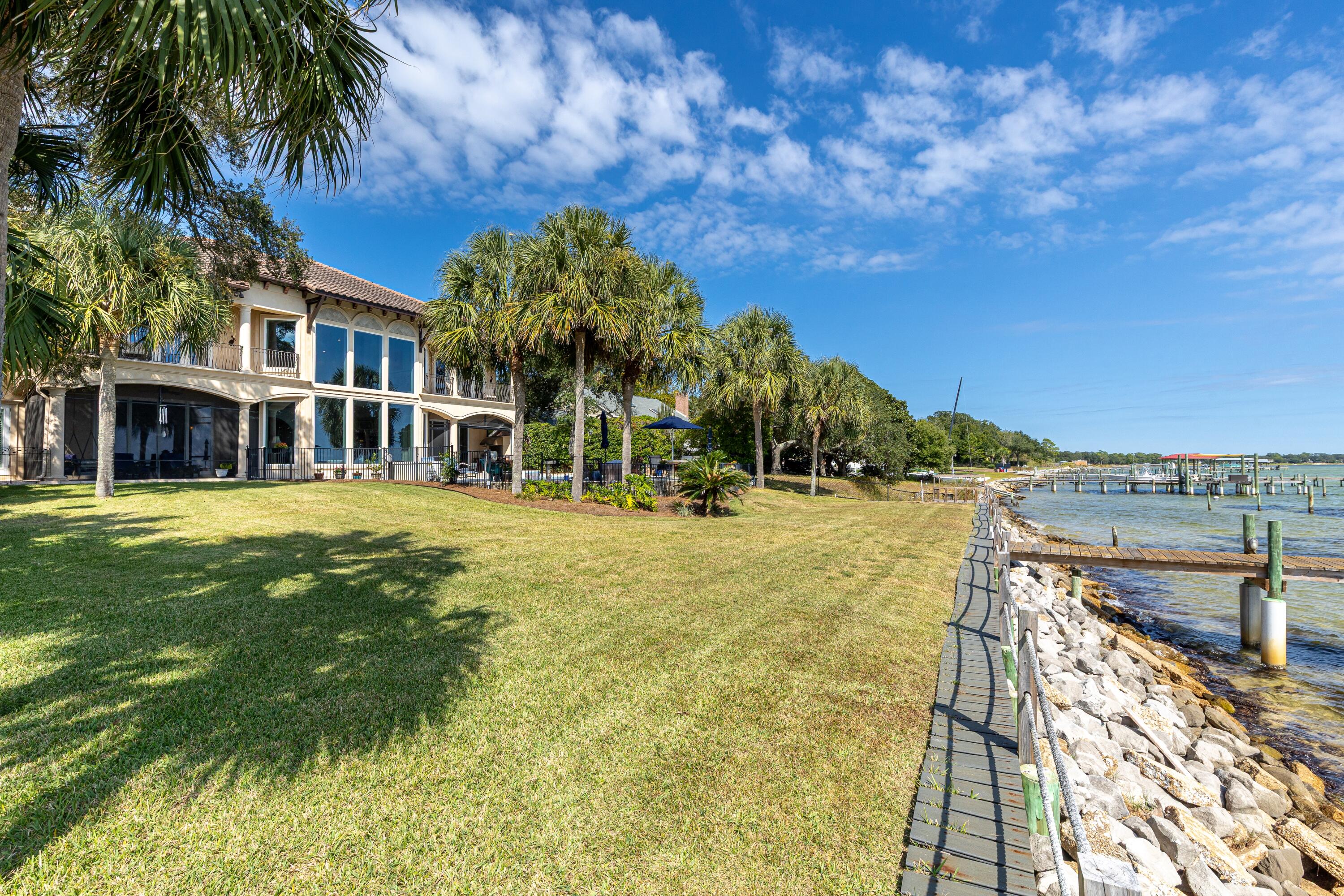 LAKE LORRAINE ESTATES - Residential