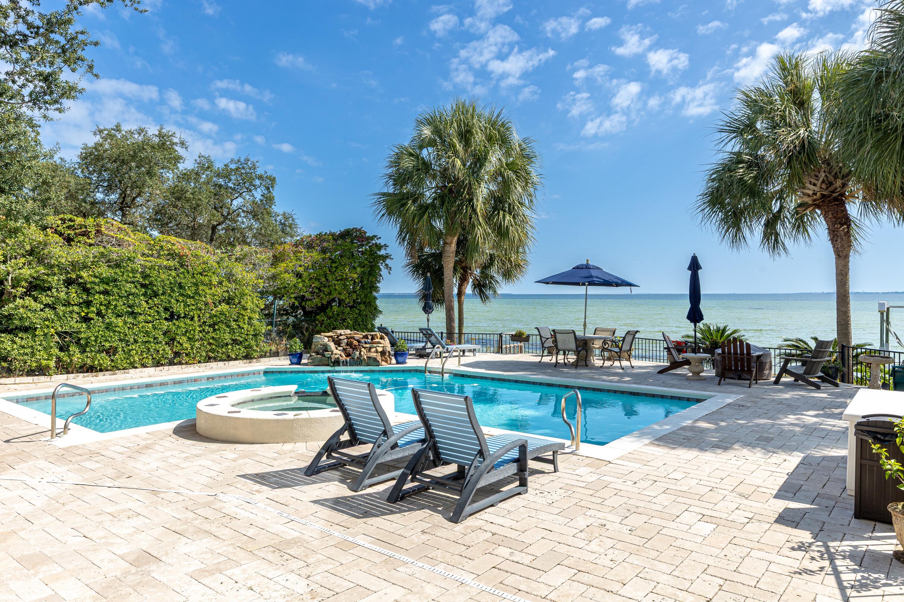 LAKE LORRAINE ESTATES - Residential