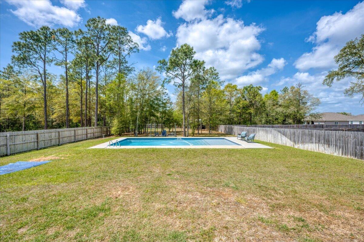 HILLWOOD ESTATES. - Residential