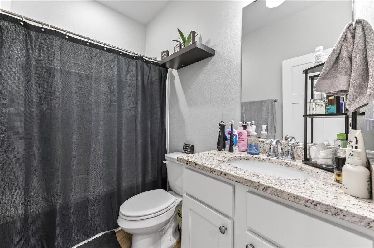 HILLWOOD ESTATES. - Residential