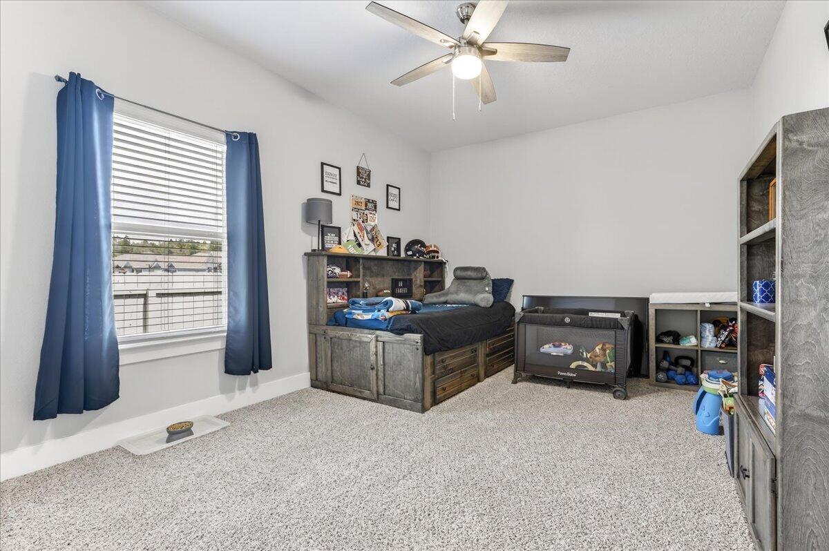 HILLWOOD ESTATES. - Residential