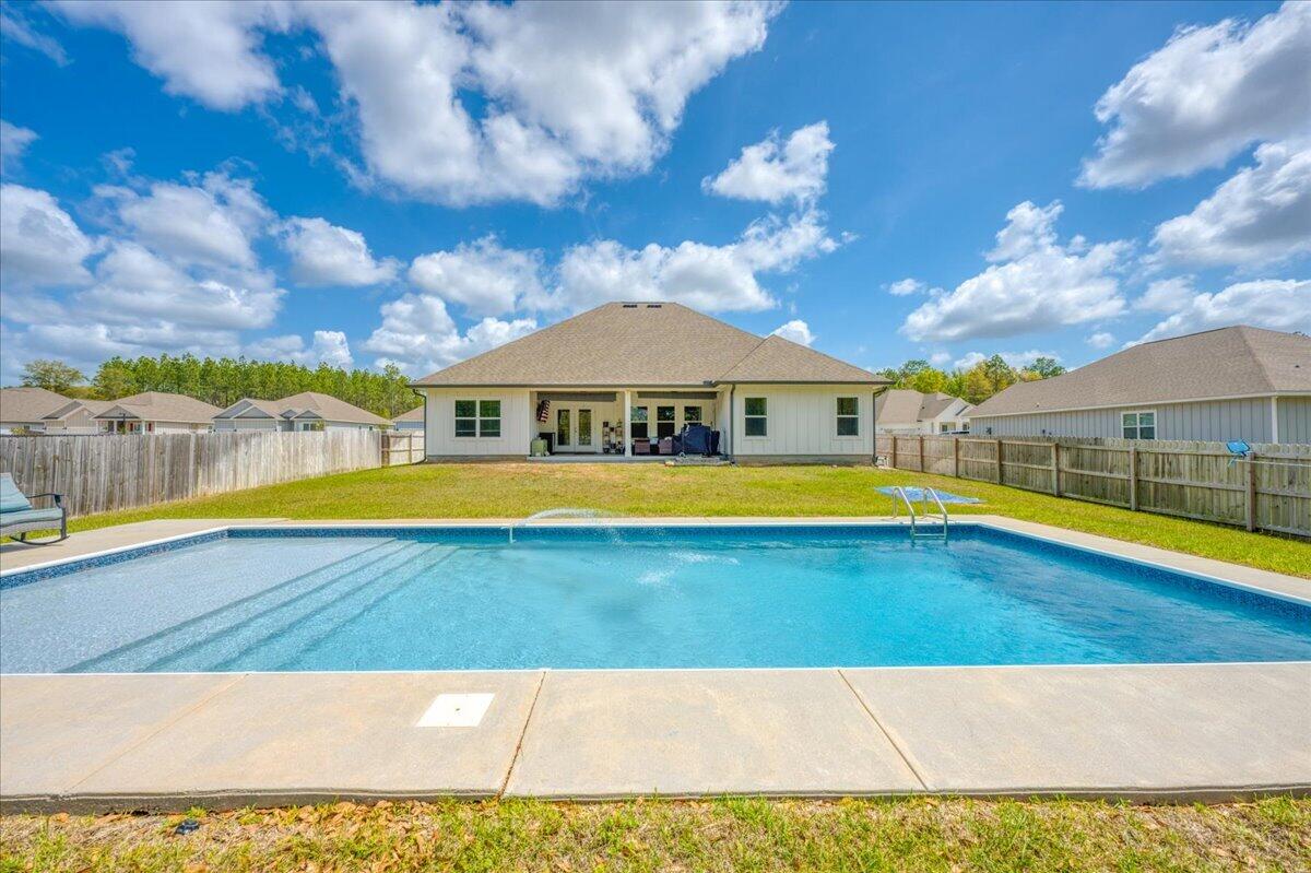 HILLWOOD ESTATES. - Residential