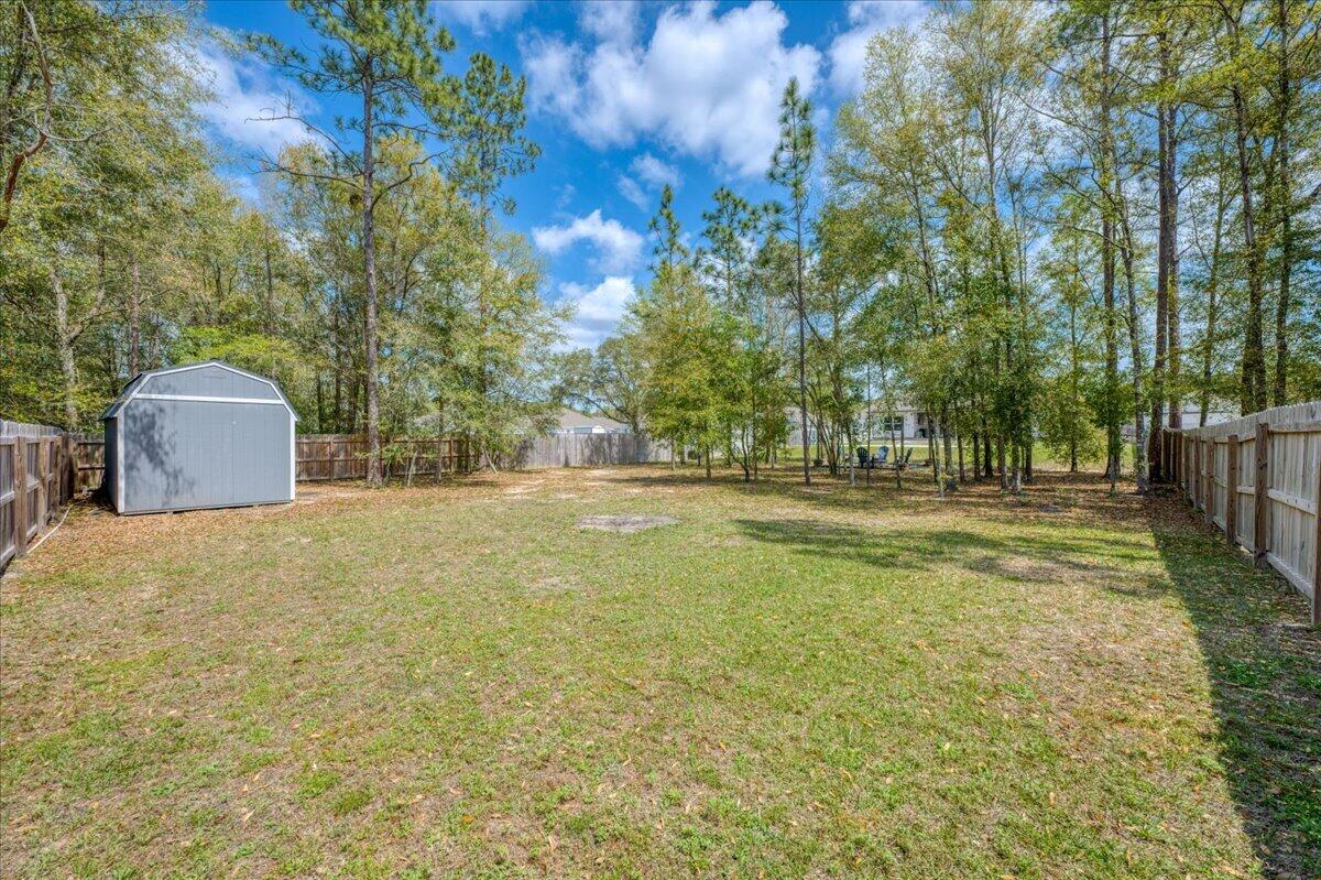 HILLWOOD ESTATES. - Residential