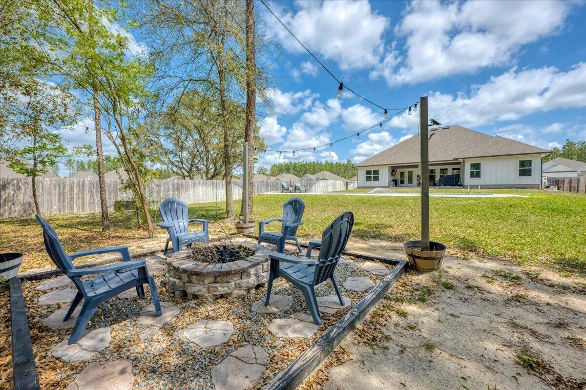 HILLWOOD ESTATES. - Residential