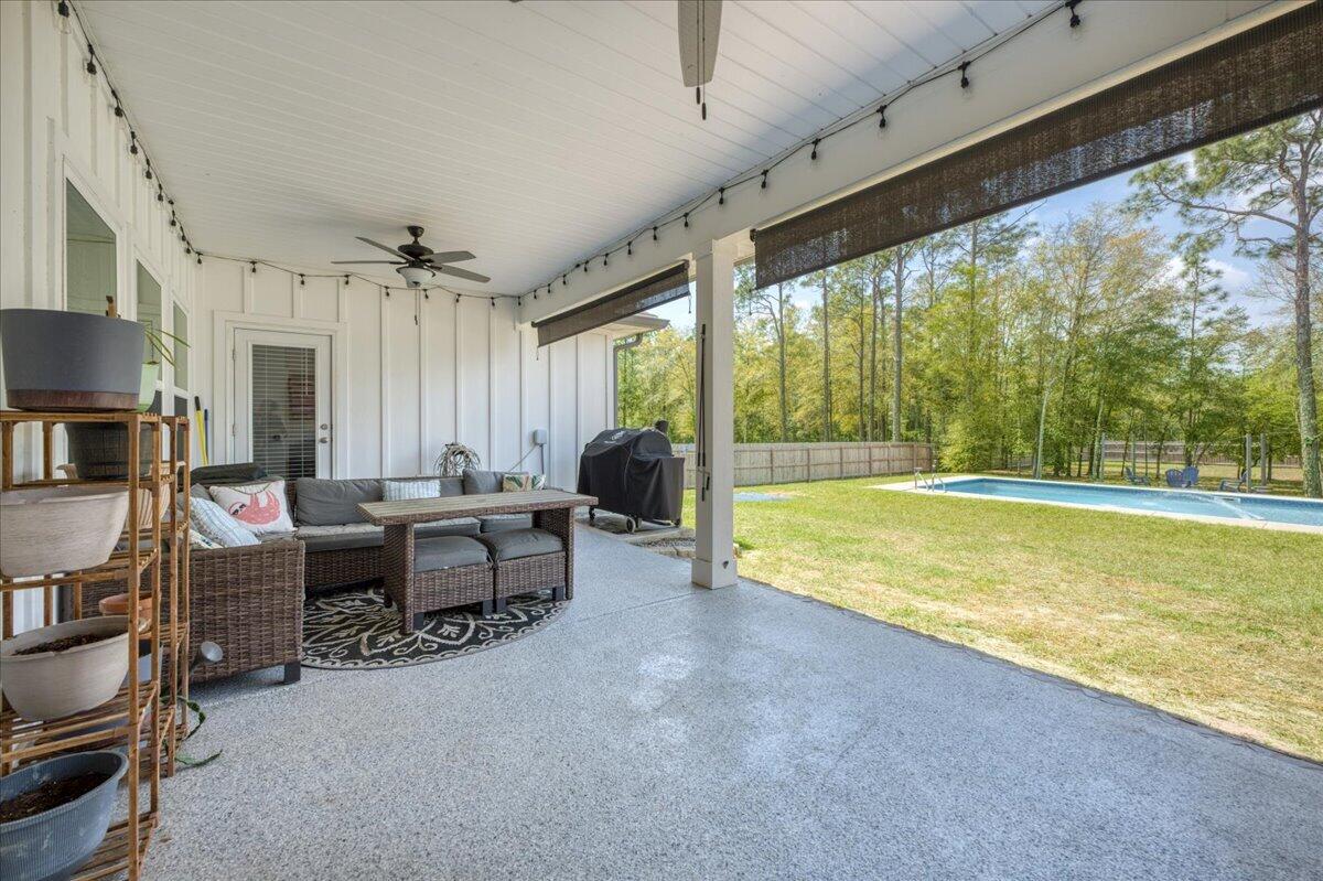 HILLWOOD ESTATES. - Residential