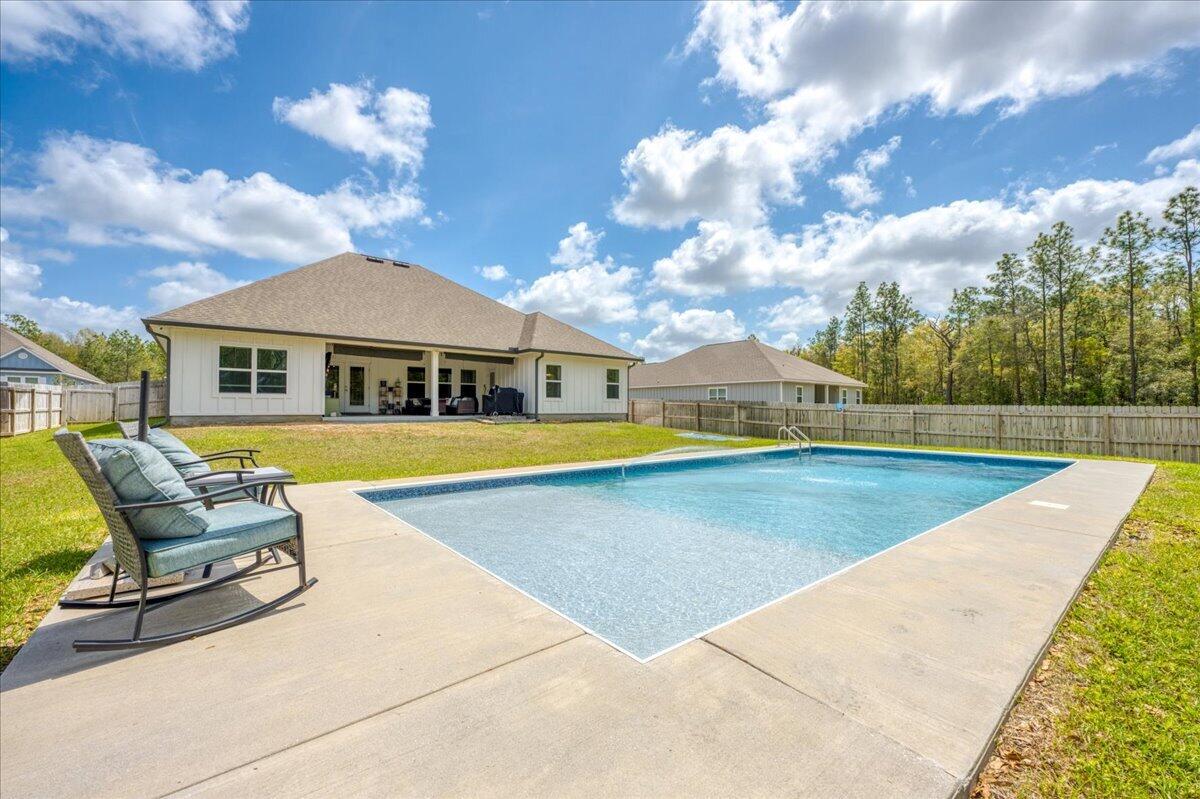 HILLWOOD ESTATES. - Residential