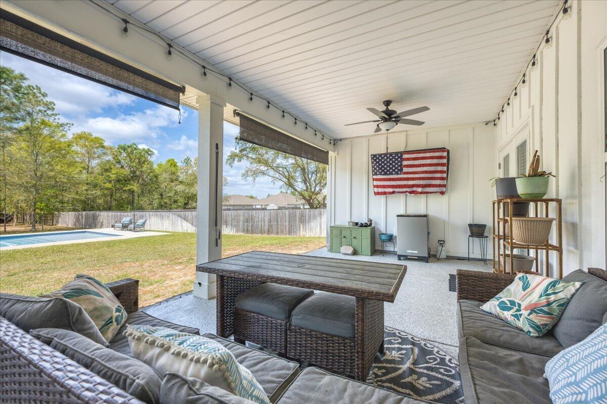 HILLWOOD ESTATES. - Residential