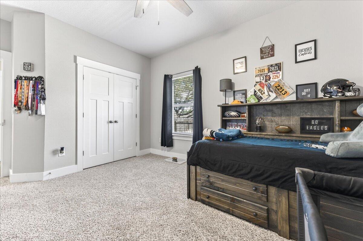 HILLWOOD ESTATES. - Residential