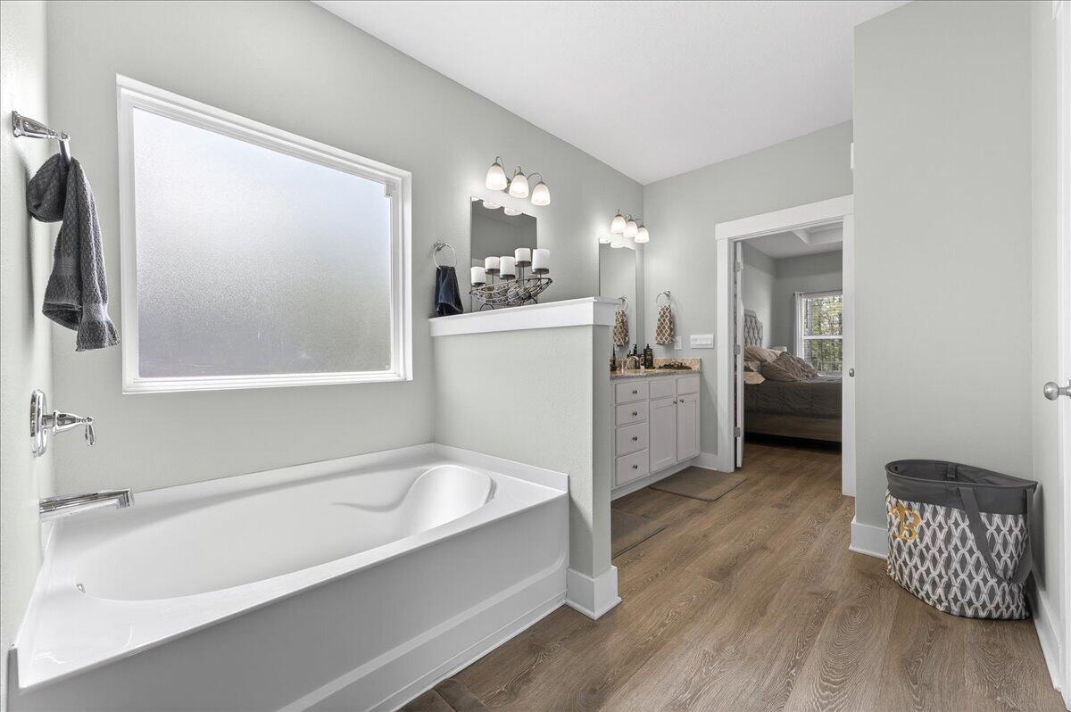 HILLWOOD ESTATES. - Residential