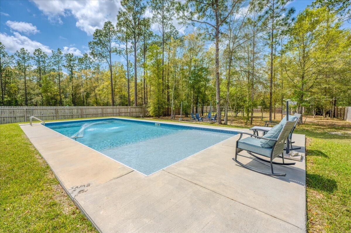 HILLWOOD ESTATES. - Residential