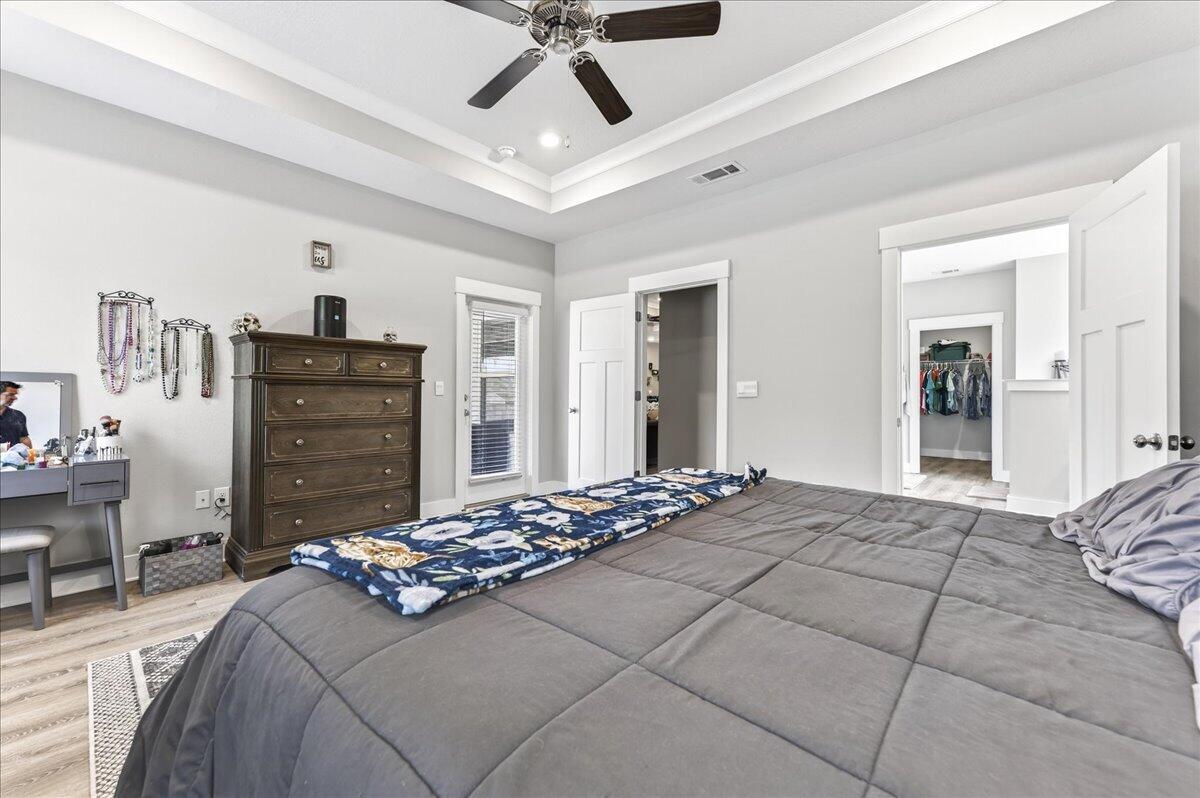 HILLWOOD ESTATES. - Residential