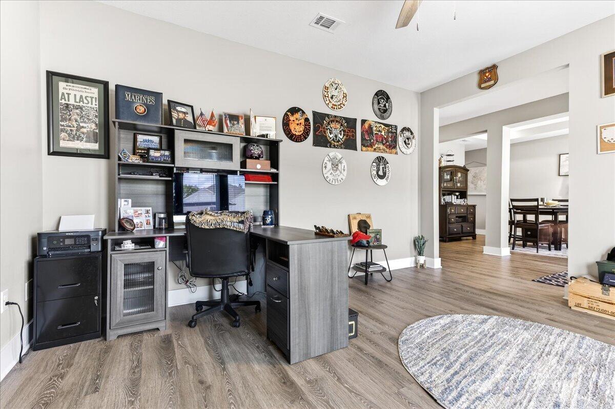 HILLWOOD ESTATES. - Residential