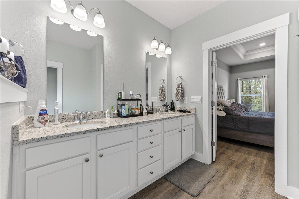 HILLWOOD ESTATES. - Residential