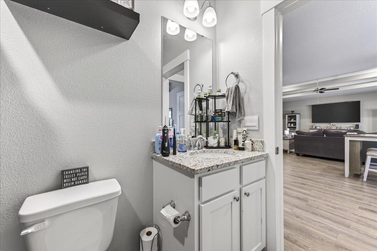 HILLWOOD ESTATES. - Residential