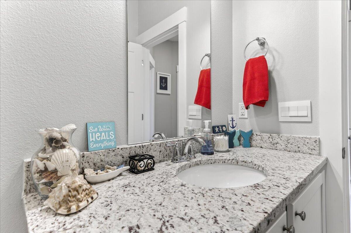 HILLWOOD ESTATES. - Residential