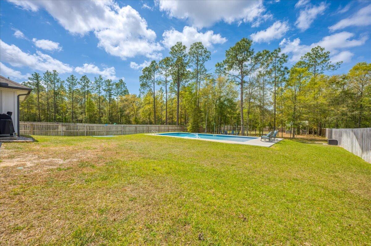 HILLWOOD ESTATES. - Residential