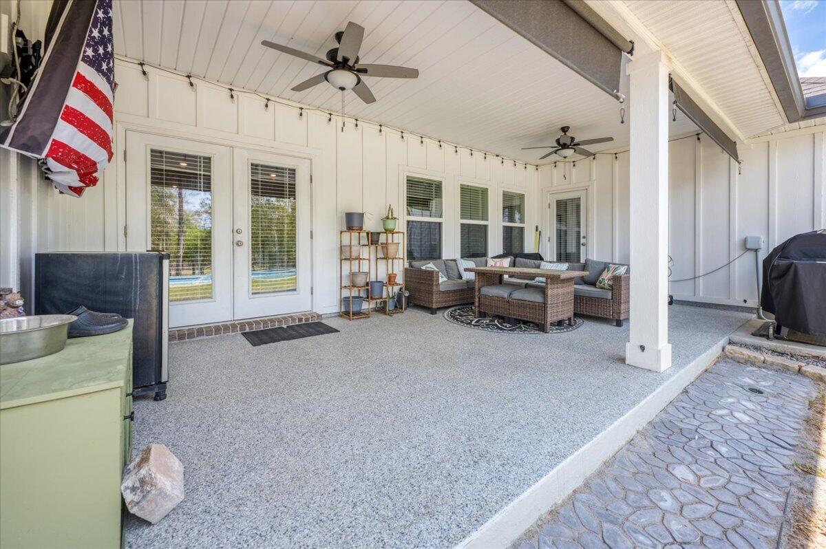 HILLWOOD ESTATES. - Residential