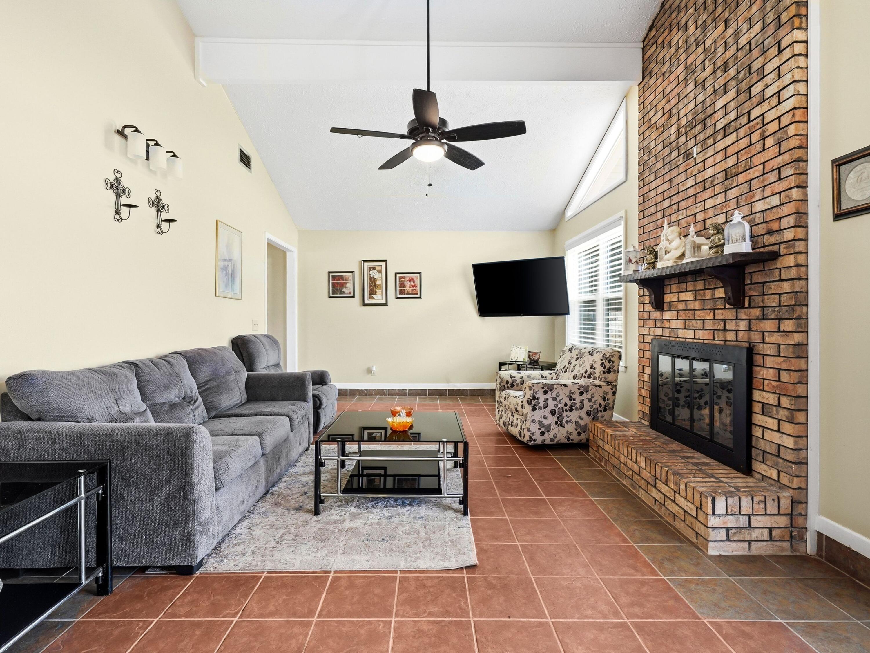 BINGOOSE ESTATES UNIT 1 - Residential